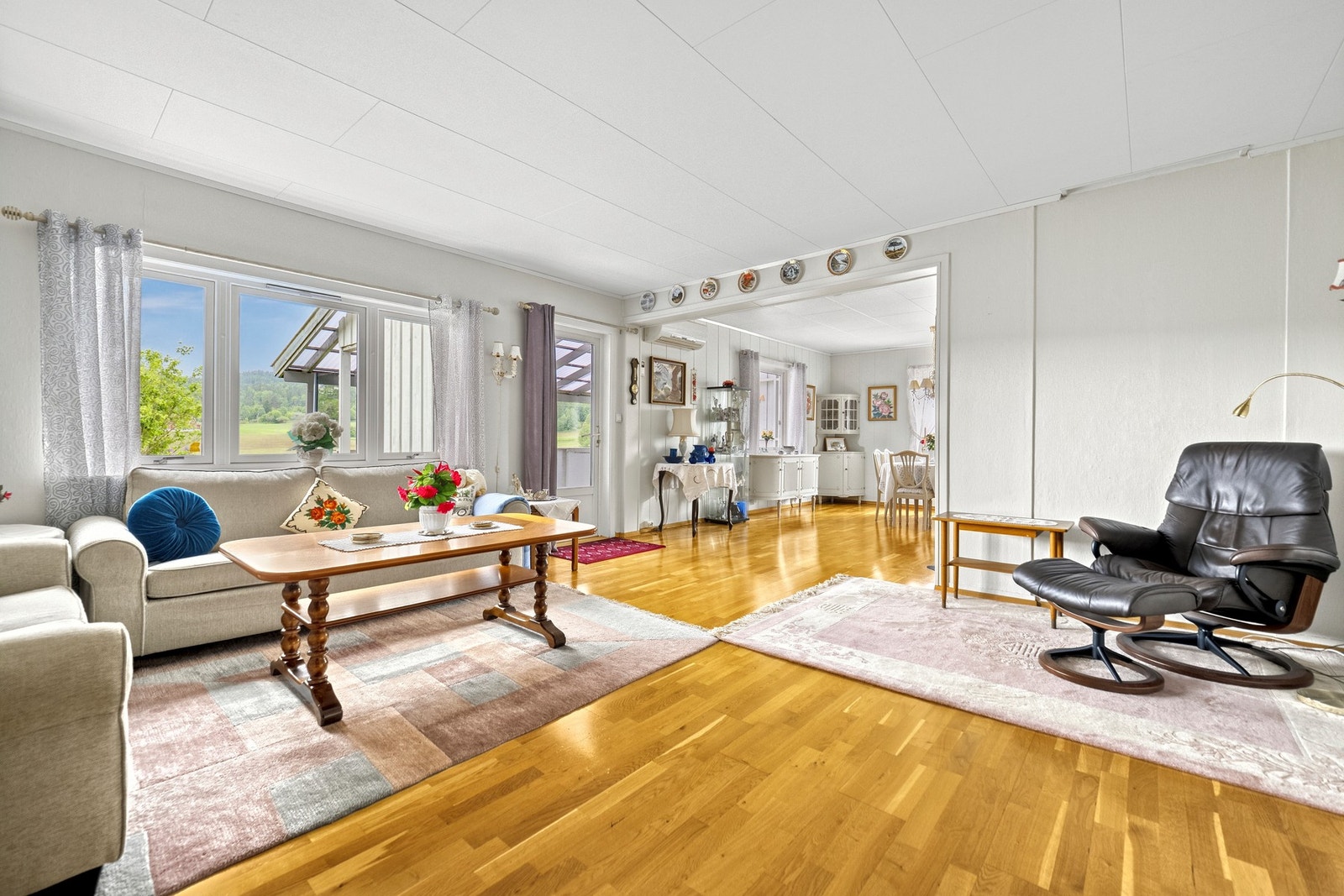 Fine parkettgulv i stuen Galleribilde