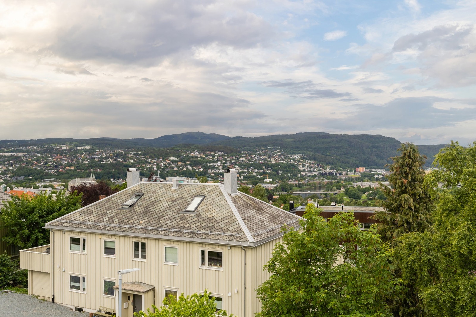 Utsikt fra stue. Galleribilde