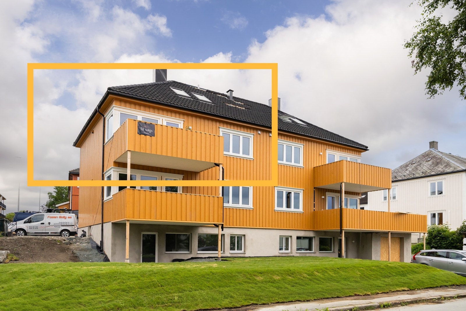 Drenering, vinduer, yttertak (nytt 2015), etterisolering, elektrisk, røropplegg og alle innvendige overflater er nytt. Galleribilde