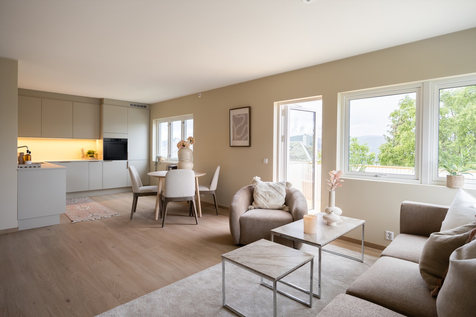 Nyrenovert og meget lekker leilighet i firemannsbolig over 2.etasje og loft. Foto: Stian Hatling Galleribilde