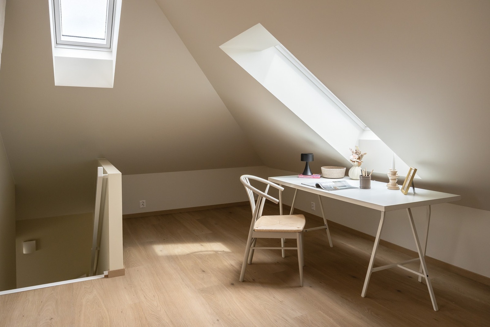 I øverste etasje kommer man opp i et rom på 10,3m² (gulvflate ca. 17m²). Galleribilde