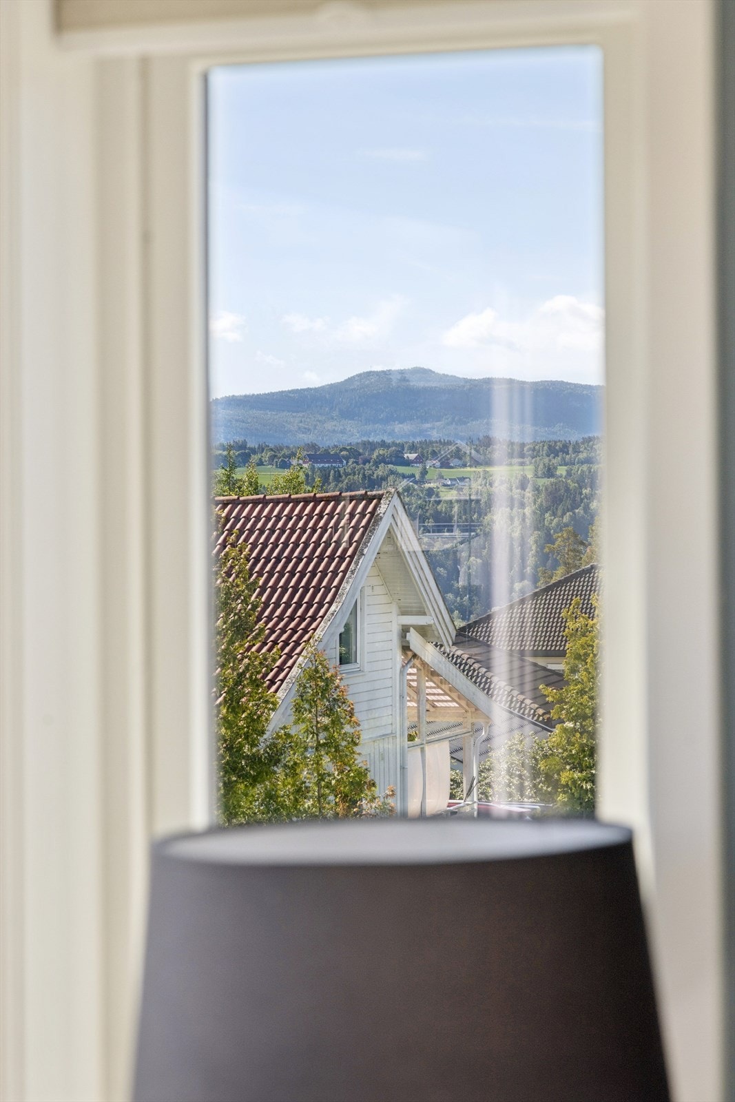 Soverommet fremstår lyst og rolig med en behagelig atmosfære. Galleribilde