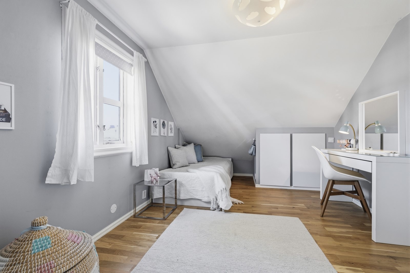 Soverom 4 har også en god størrelse og har god plass til garderobeskap. Galleribilde