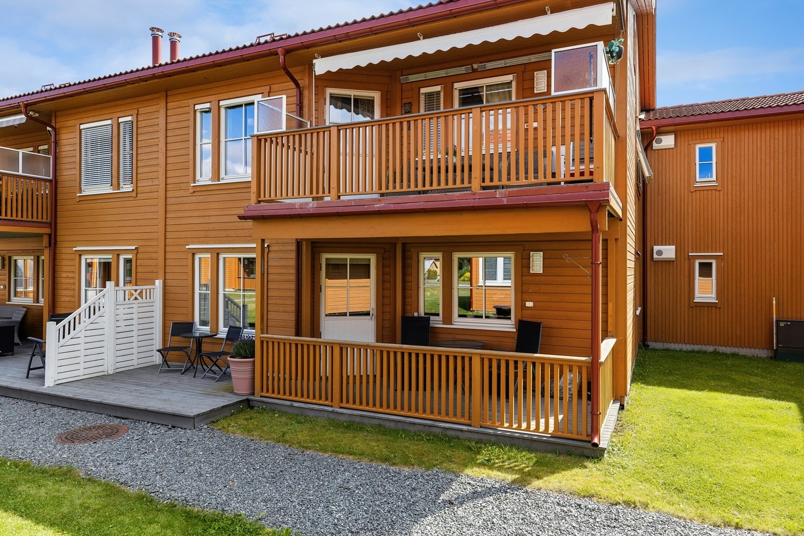 Leiligheten ligger i første etasje i en åttemannsbolig fra 2013. Galleribilde