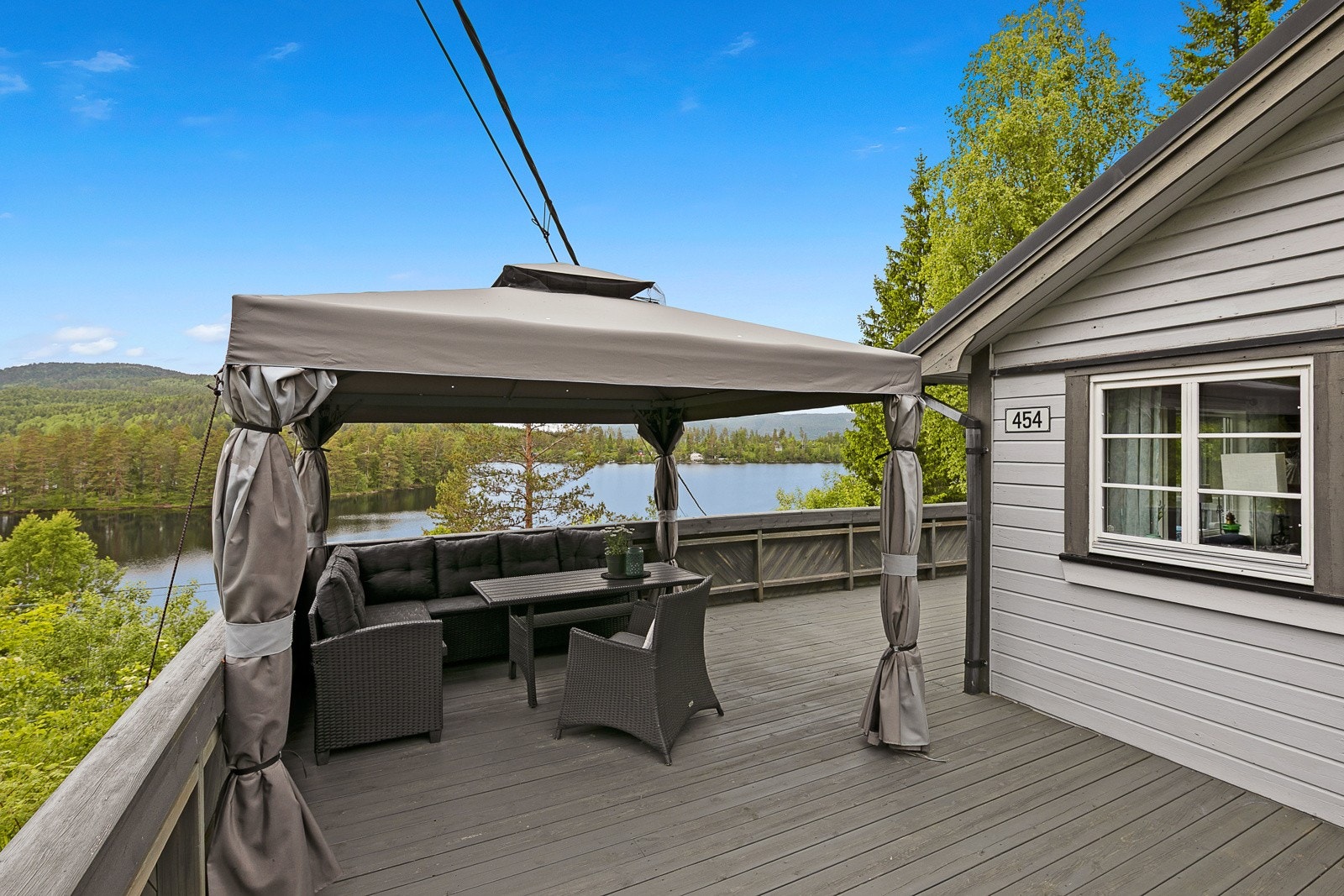 Paviljongen medfølger i handelen Galleribilde