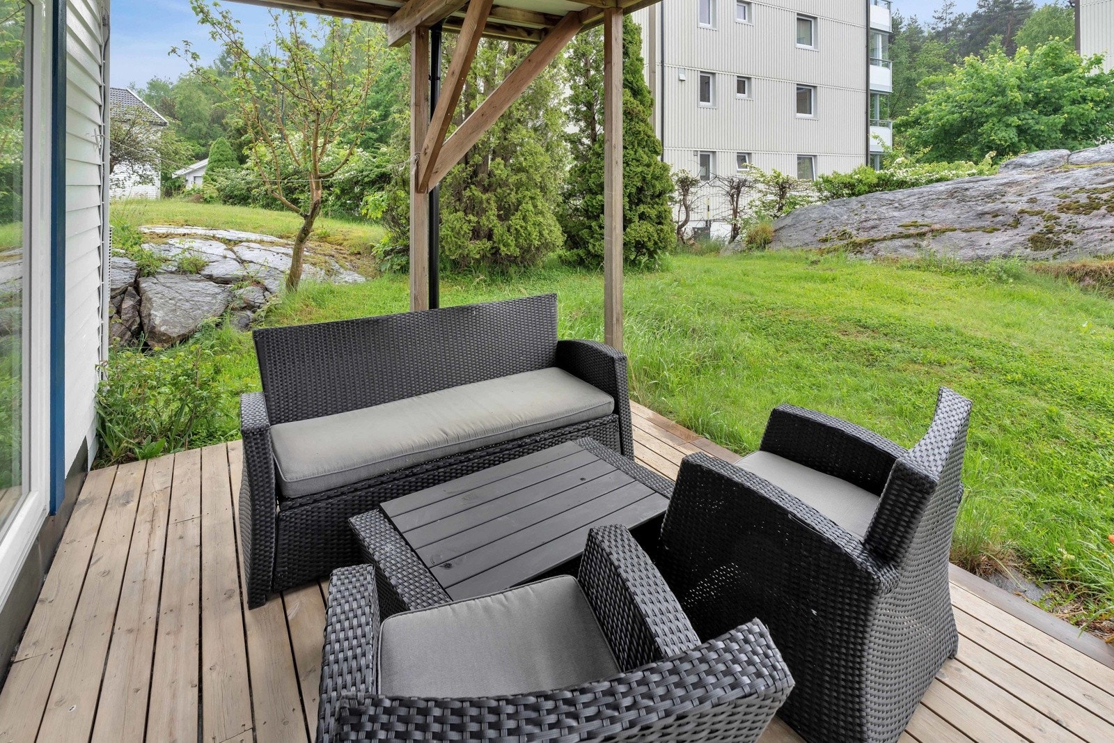 Uteområde egner seg godt til lek og aktivitet hele sommerhalvåret Galleribilde