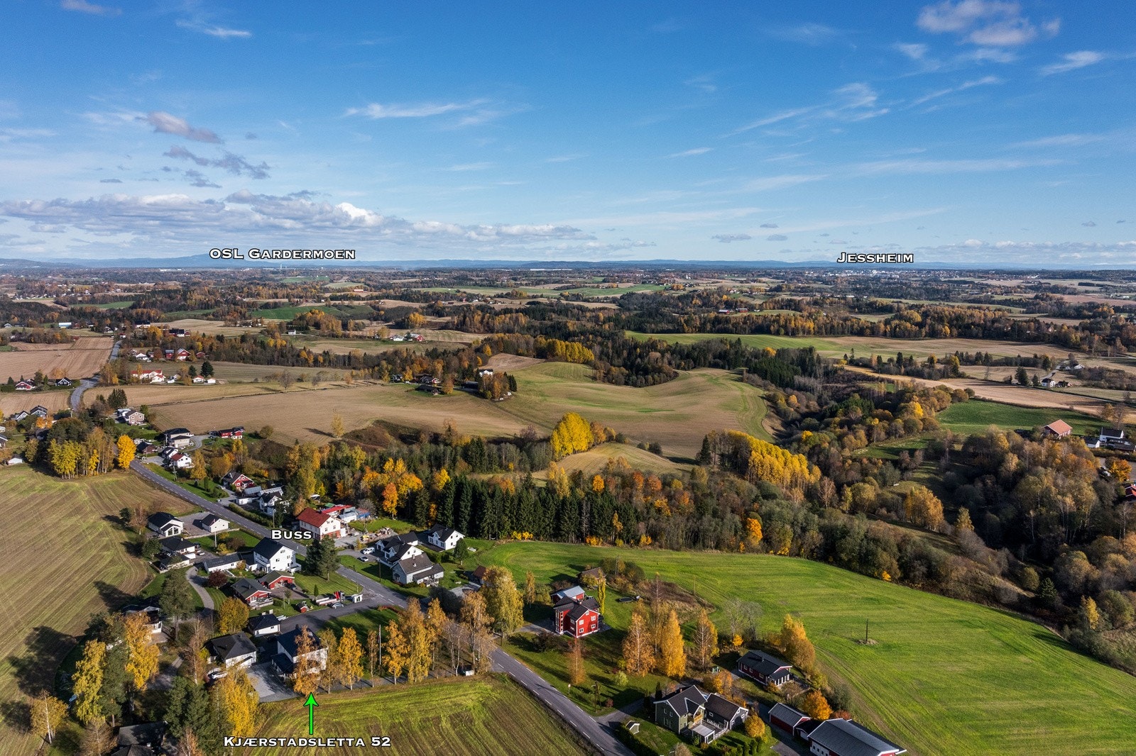 Området byr på flotte rekreasjonsmuligheter året rundt. Gjerdrum er kjent for sitt vakre kulturlandskap og nærheten til Romeriksåsen, med milevis av turstier, preparerte skiløyper og idylliske badevann Galleribilde