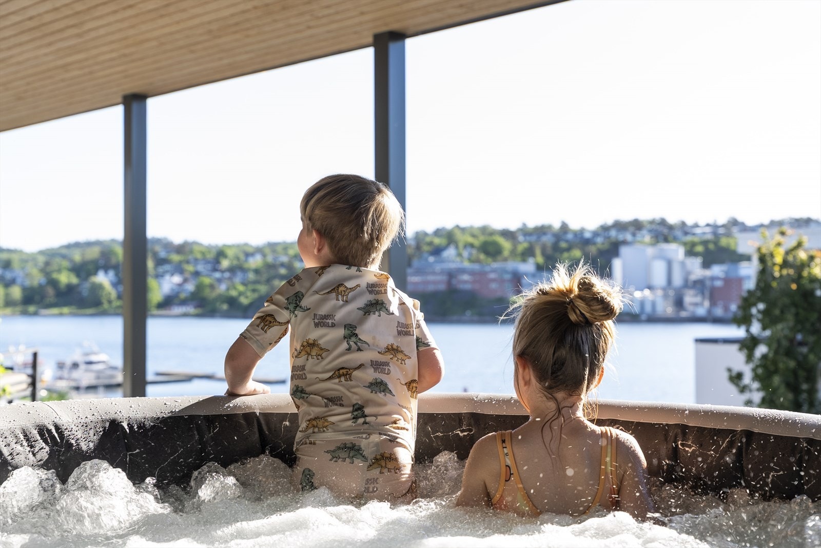 Eiendommen byr på muligheter for rekreasjon for både store og små. Galleribilde