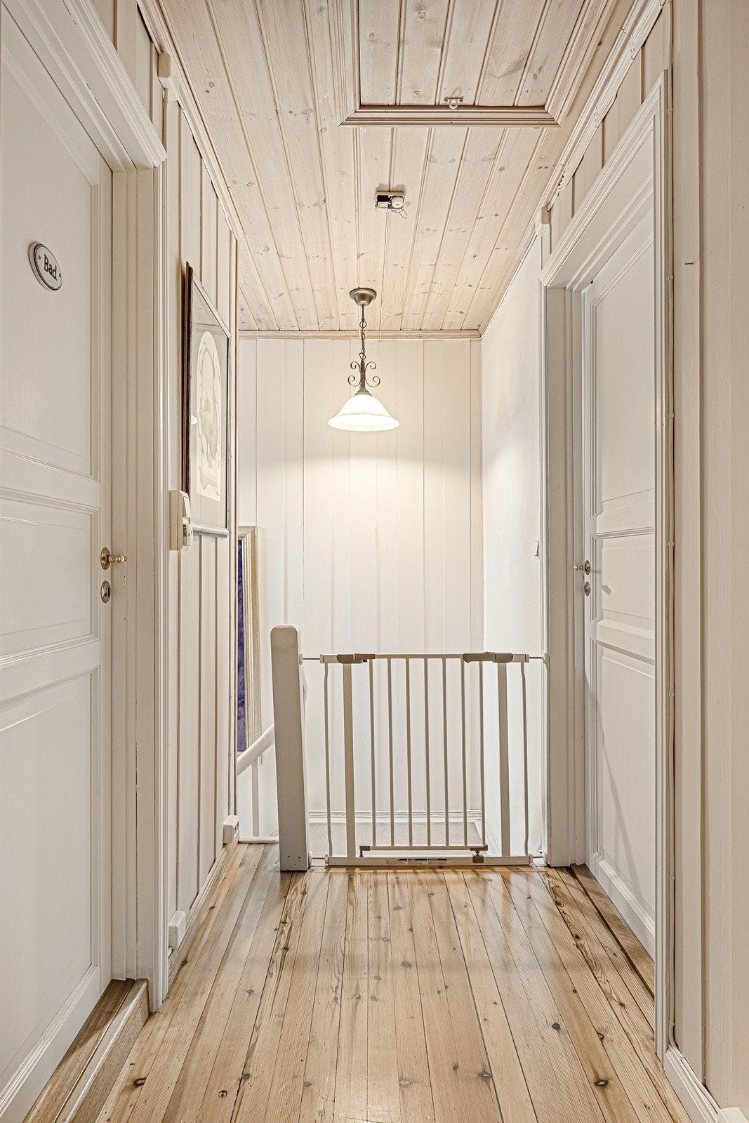 2. etg. inneholder 3 soverom, bad og mellomgang. Galleribilde