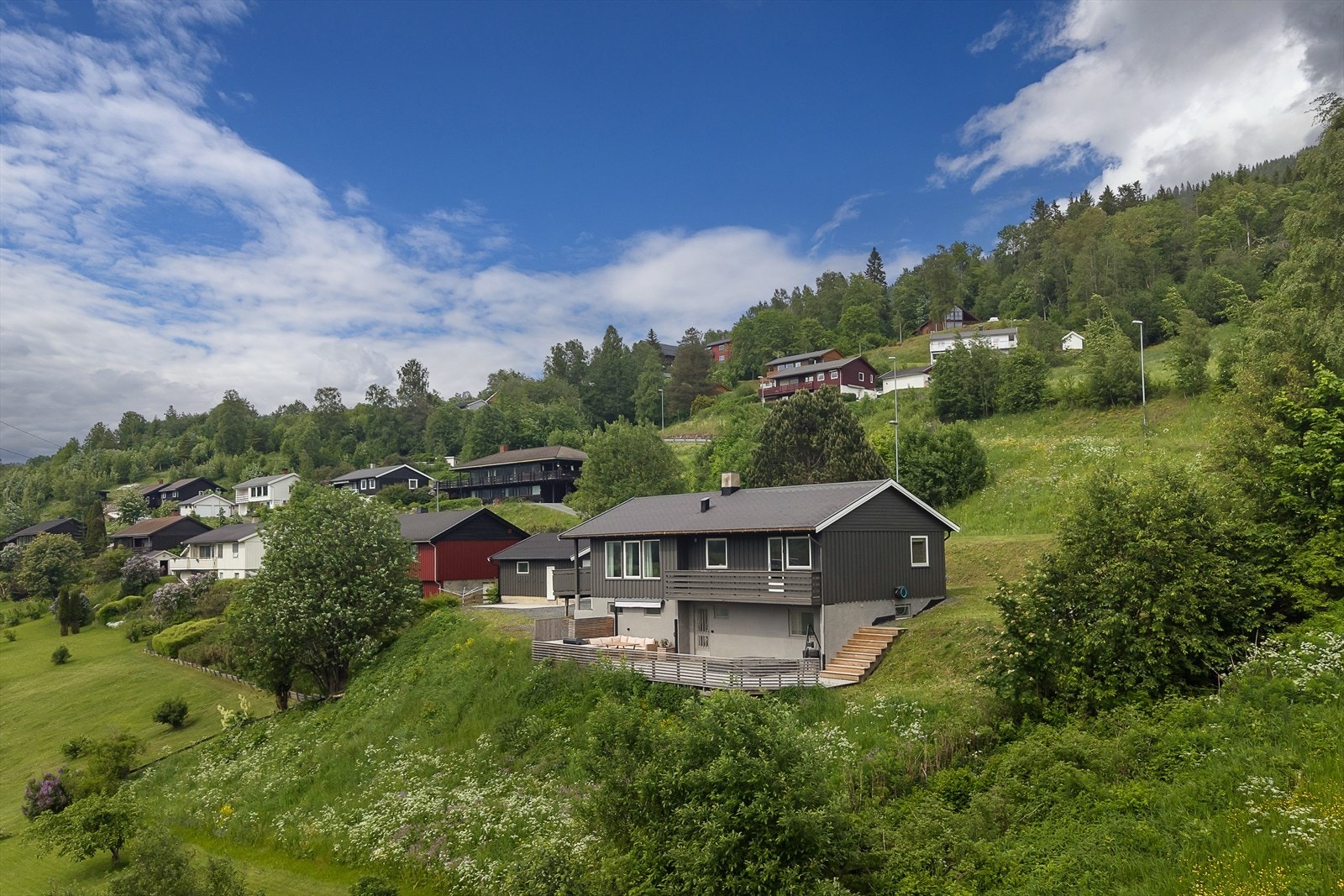 En flott, vestvendt beliggenhet med rikelig med sol utover ettermiddagen. Galleribilde