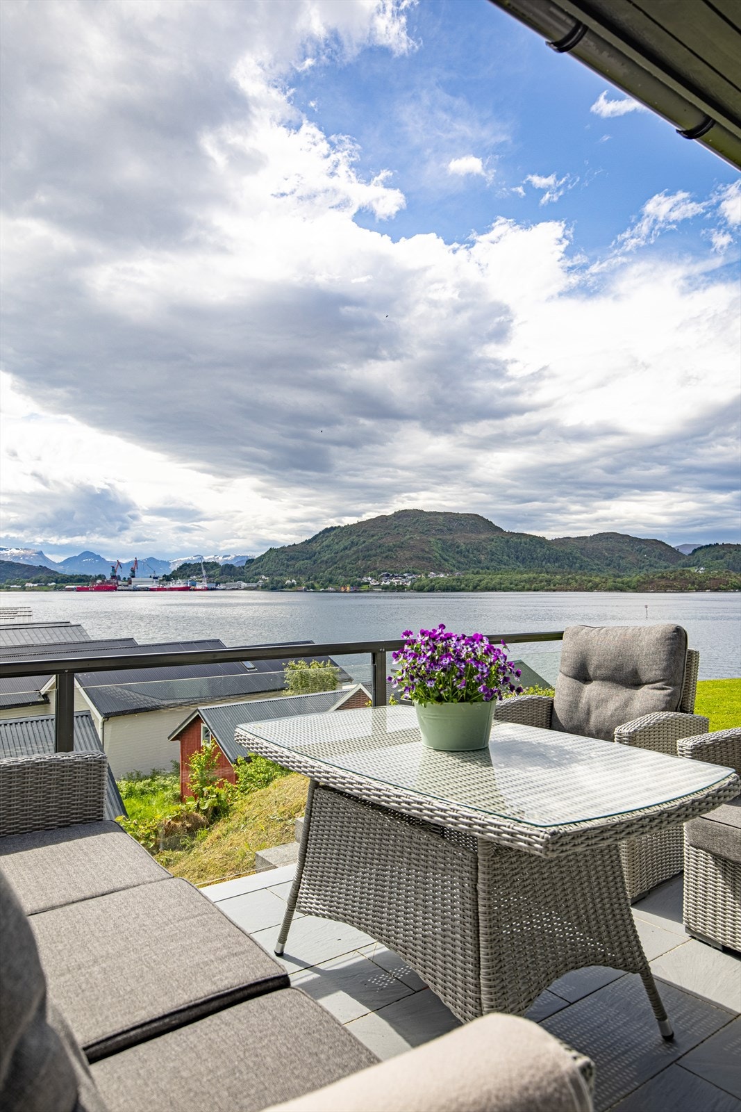Flott utsikt over fjorden! Galleribilde