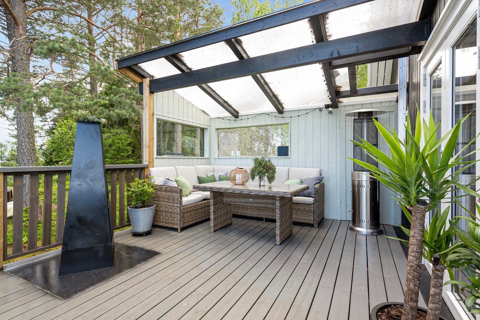 Stor terrasse - delvis overbygd Galleribilde