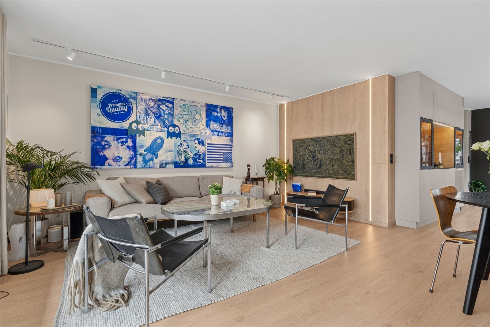 Her er det plass til en trivelig sittegruppe med tilhørende møblement. Galleribilde