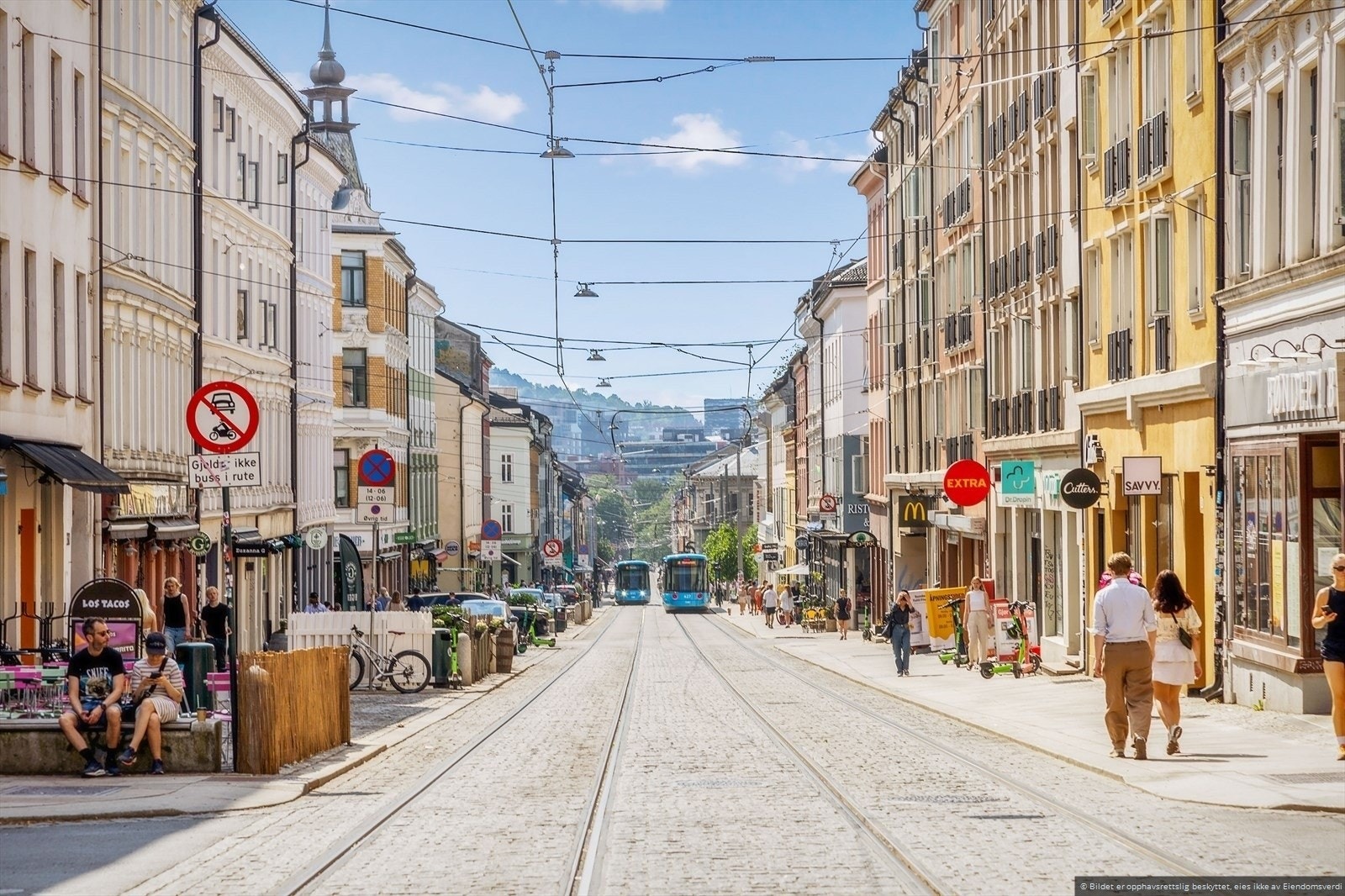 Grünerløkka er kjent for sitt pulserende folkeliv, sine små nisjebutikker, kreative miljøer og koselige kaféer. Galleribilde