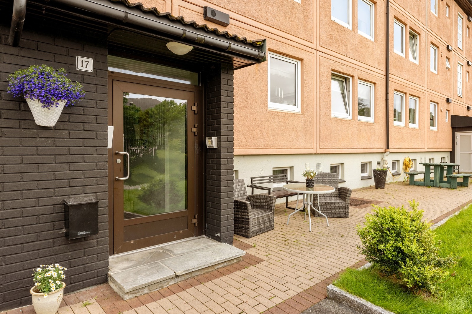 I tillegg medfølger to eksterne boder i fellesareal på ca. 2,3 kvm. og 2,6 kvm. Galleribilde