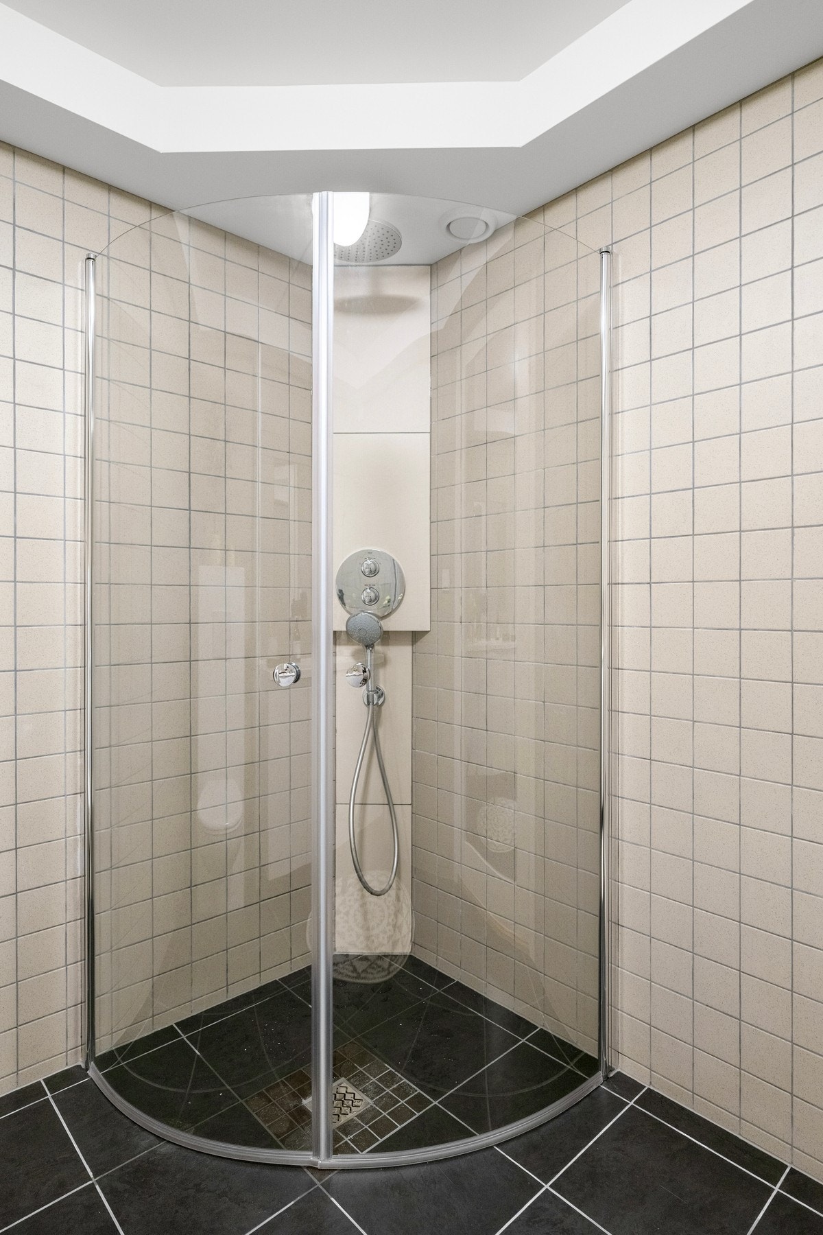 Dette badet er tilknyttet avdelingen tiltenkt som spa. Galleribilde