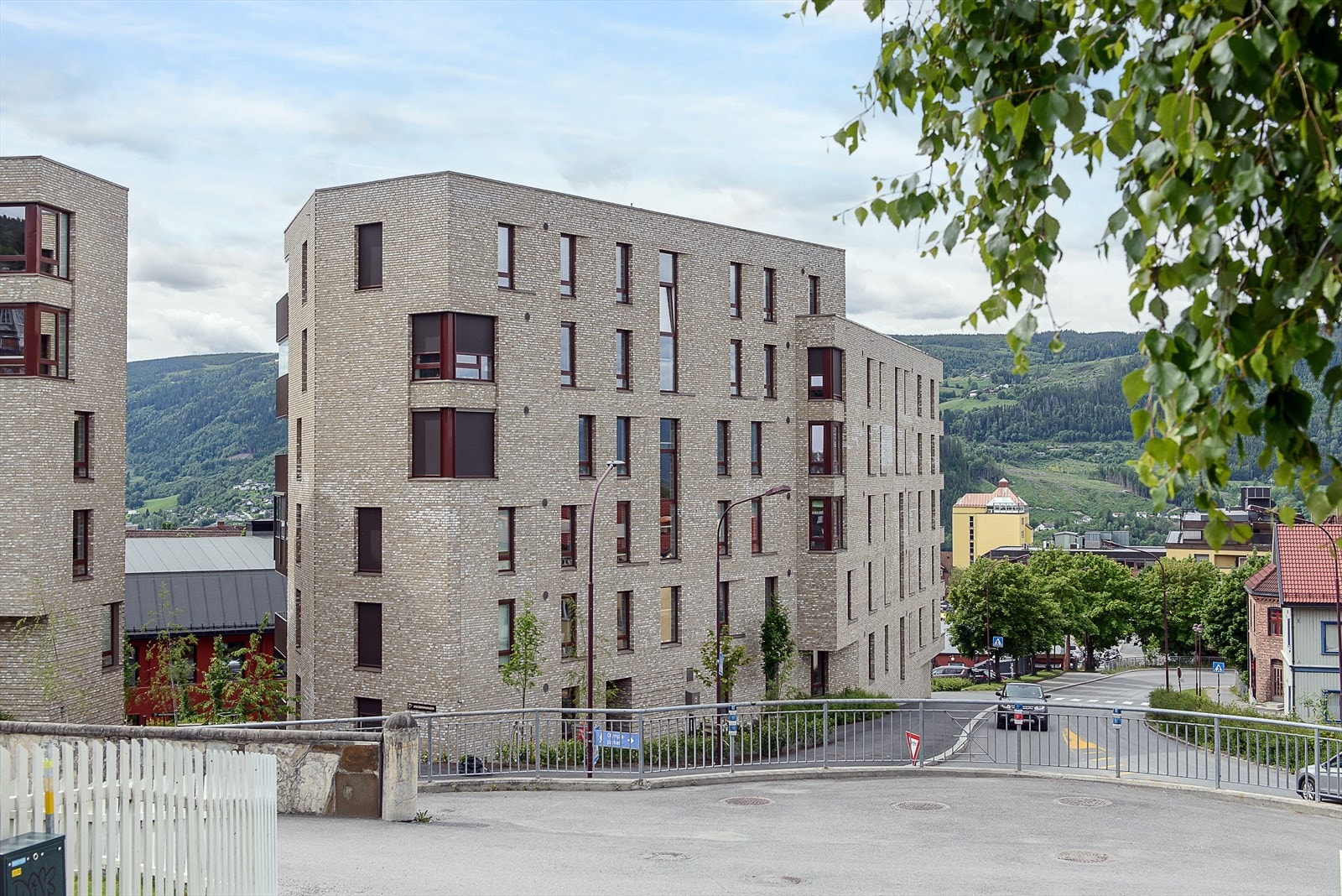 Leiligheten har en sentral plassering i Lillehammer med gangavstand til det meste. Galleribilde