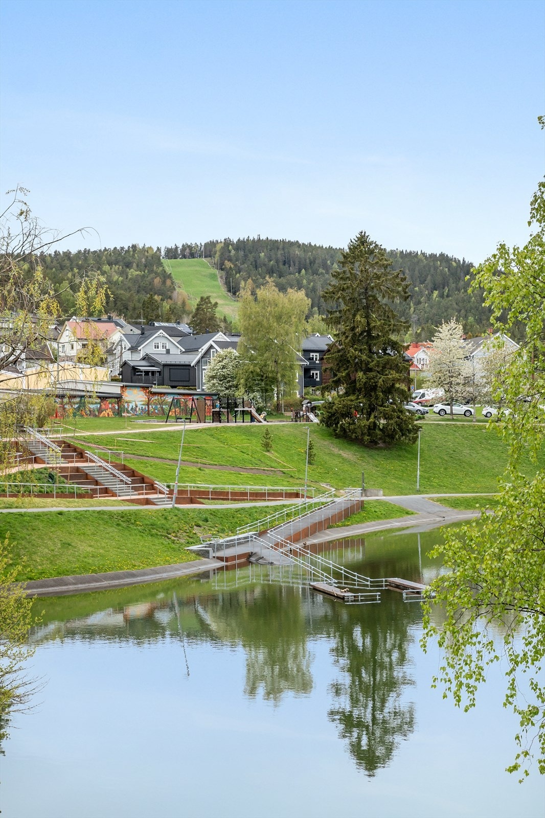 Tonsenhagen er et etablert og barnevennlig område med kort vei til skoler og barnehager. Galleribilde