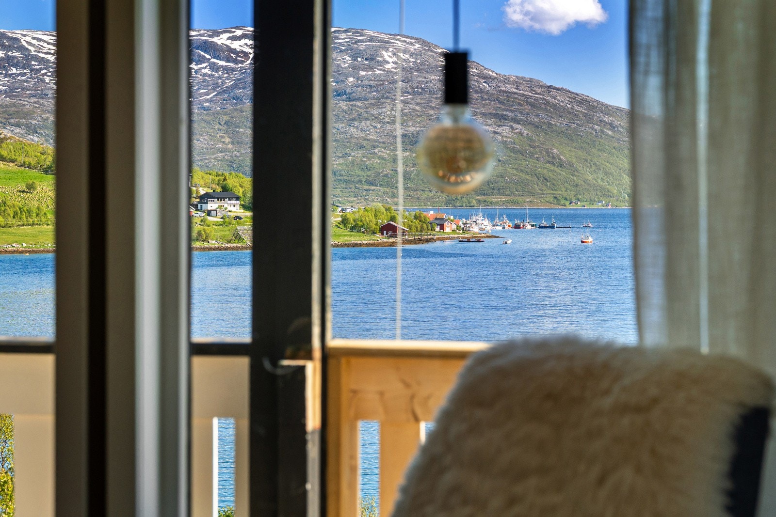 Utsikt fra stue. Galleribilde