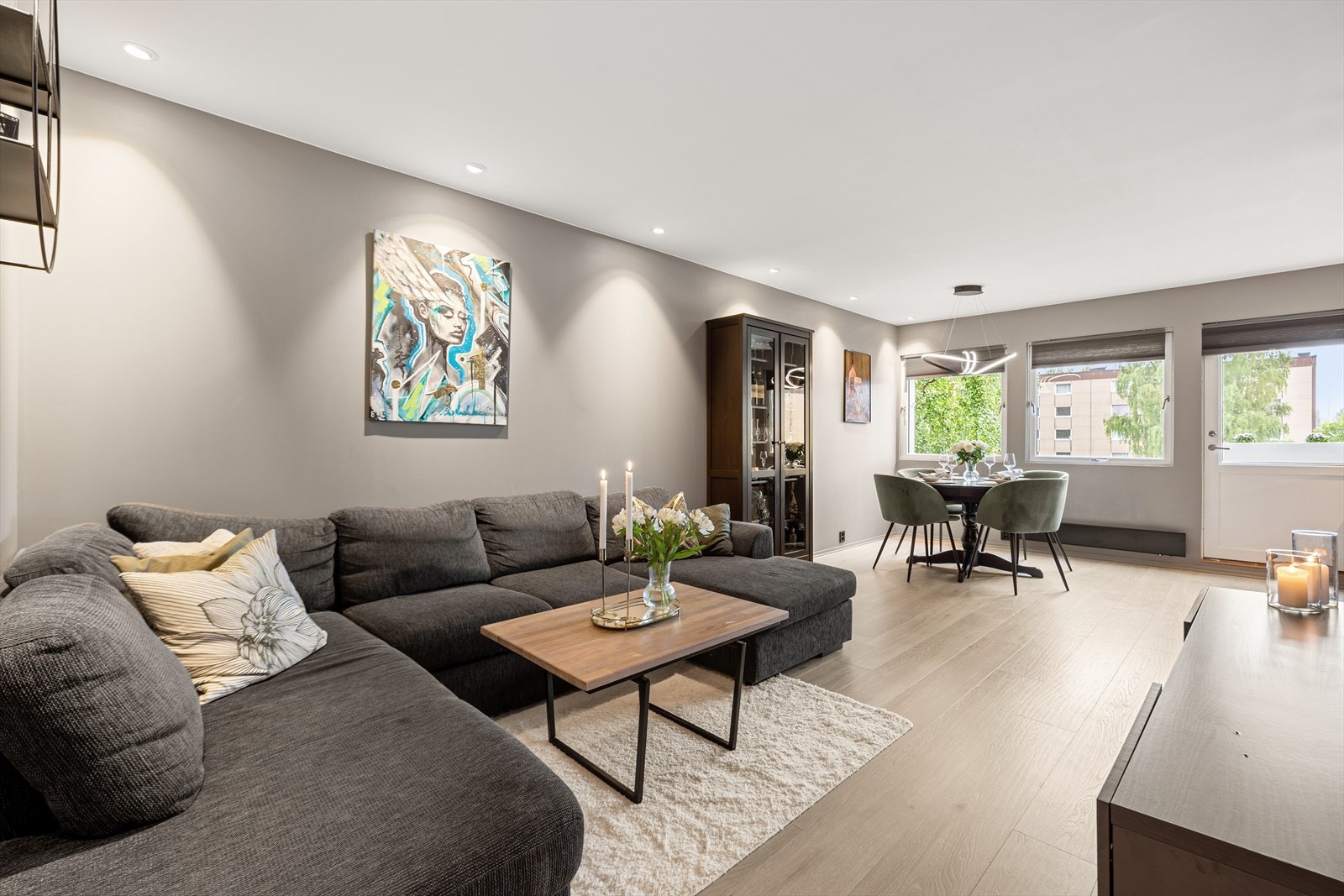 En stilren og moderne 2-roms leilighet med attraktiv og sentral beliggenhet på Tyholt. Galleribilde