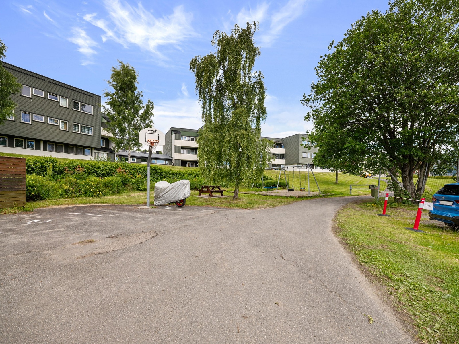 Det er utallige aktivitetstilbud for både ungdommer og de minste i nærområdet. Alt fra Furuset Forum til skoler og barnehager i kort avstand. Galleribilde