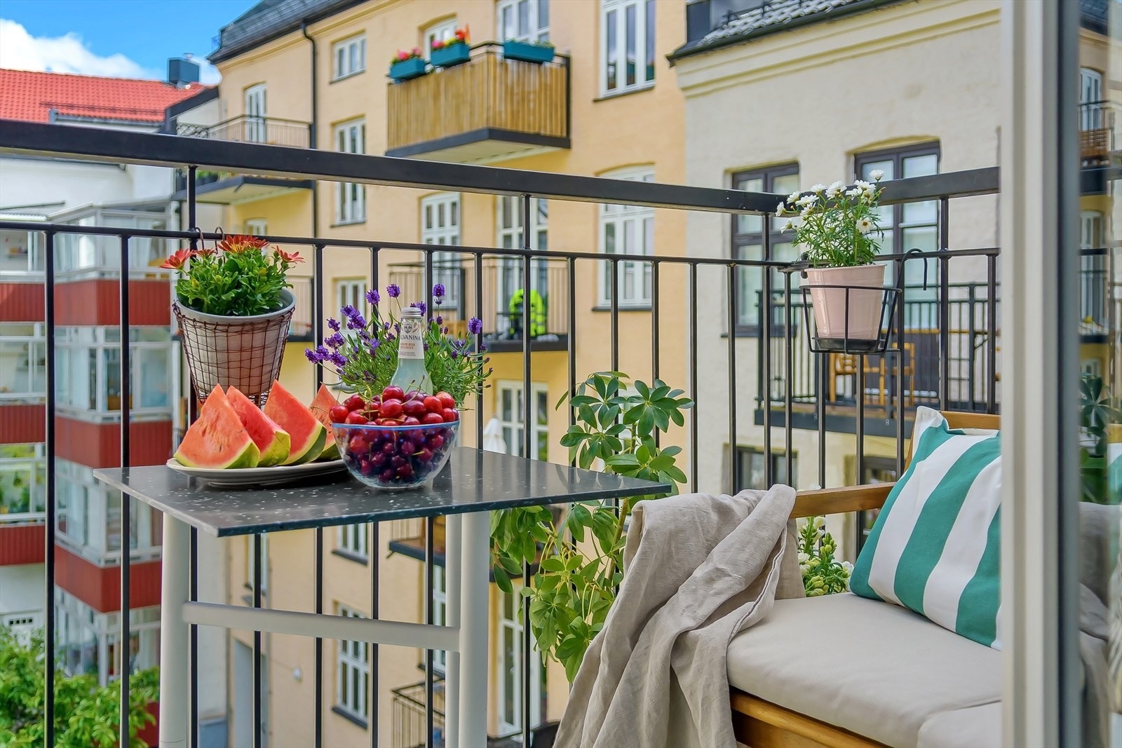 Her kan sene sommerkveldder nytes. Galleribilde