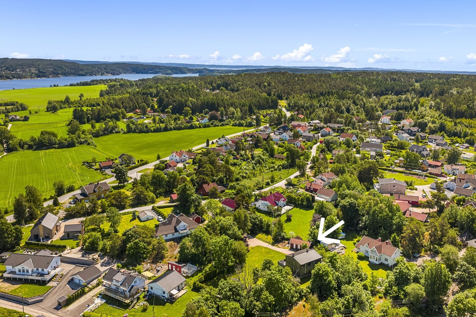 Nærhet til skog og mark med gode turmuligheter. Galleribilde