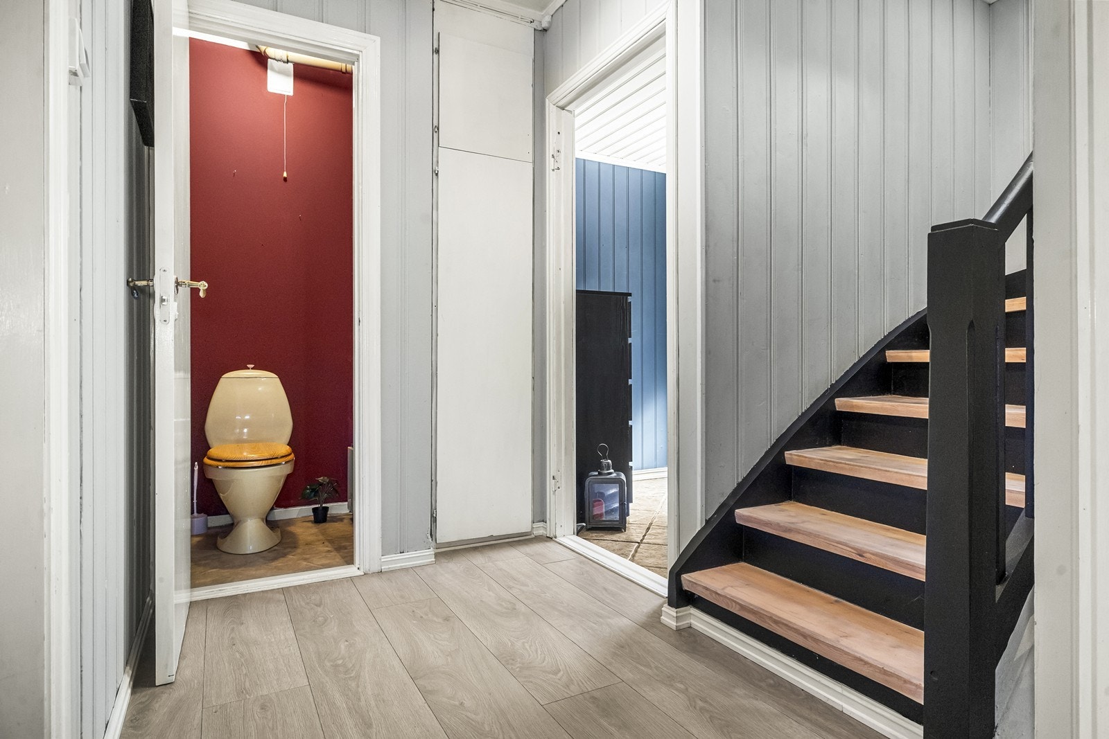Tretrappen mellom etasjene er nylig pusset opp. Galleribilde
