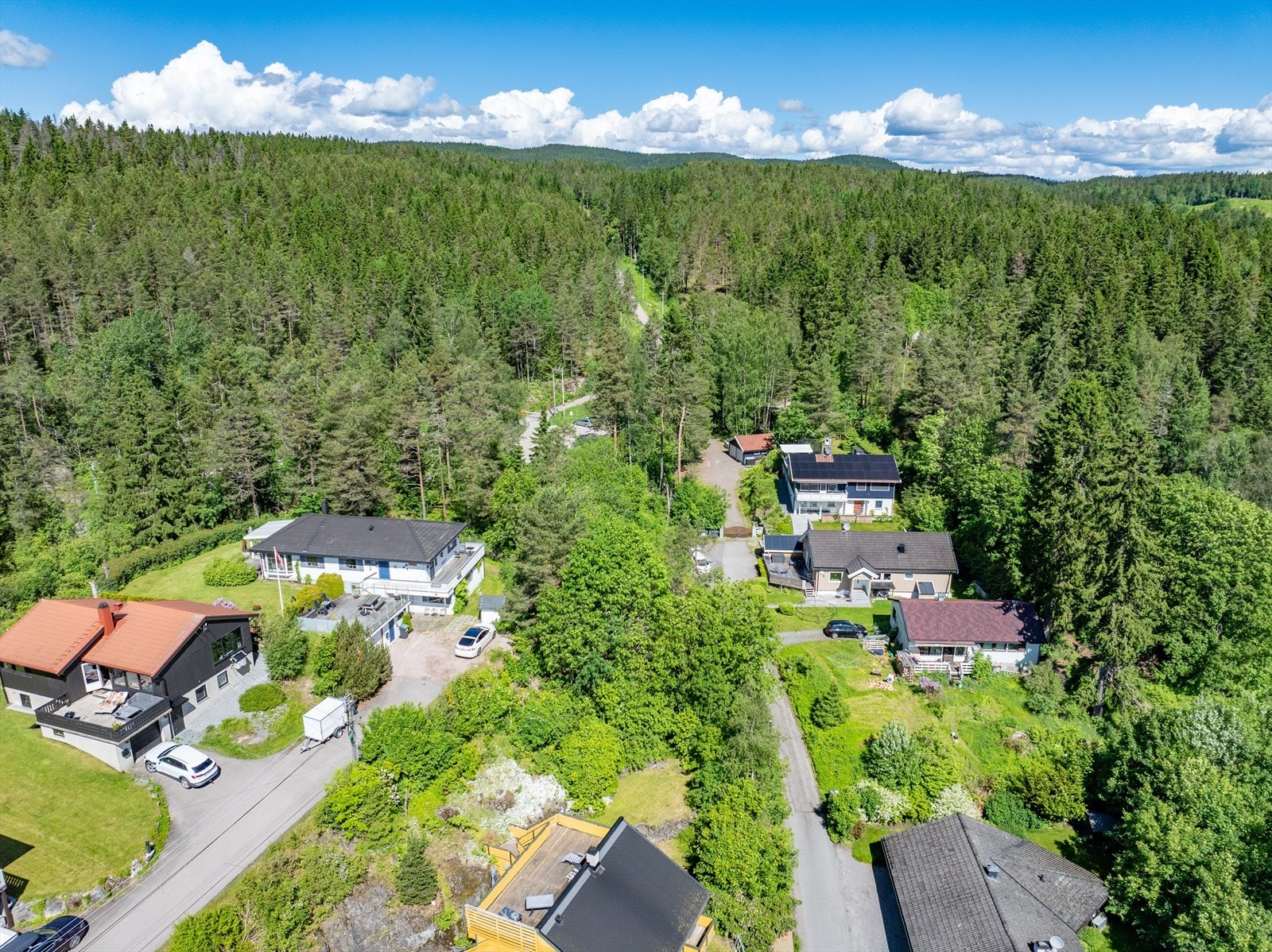Det har vært dialog med Plan- og Bygningsetaten, og det foreligger planinitiativ som nå er avsluttet hos PBE. Se saksnummer 202301331 og 2025/06716 på Saksinnsyn hos Oslo Kommune for mer informasjon. Galleribilde