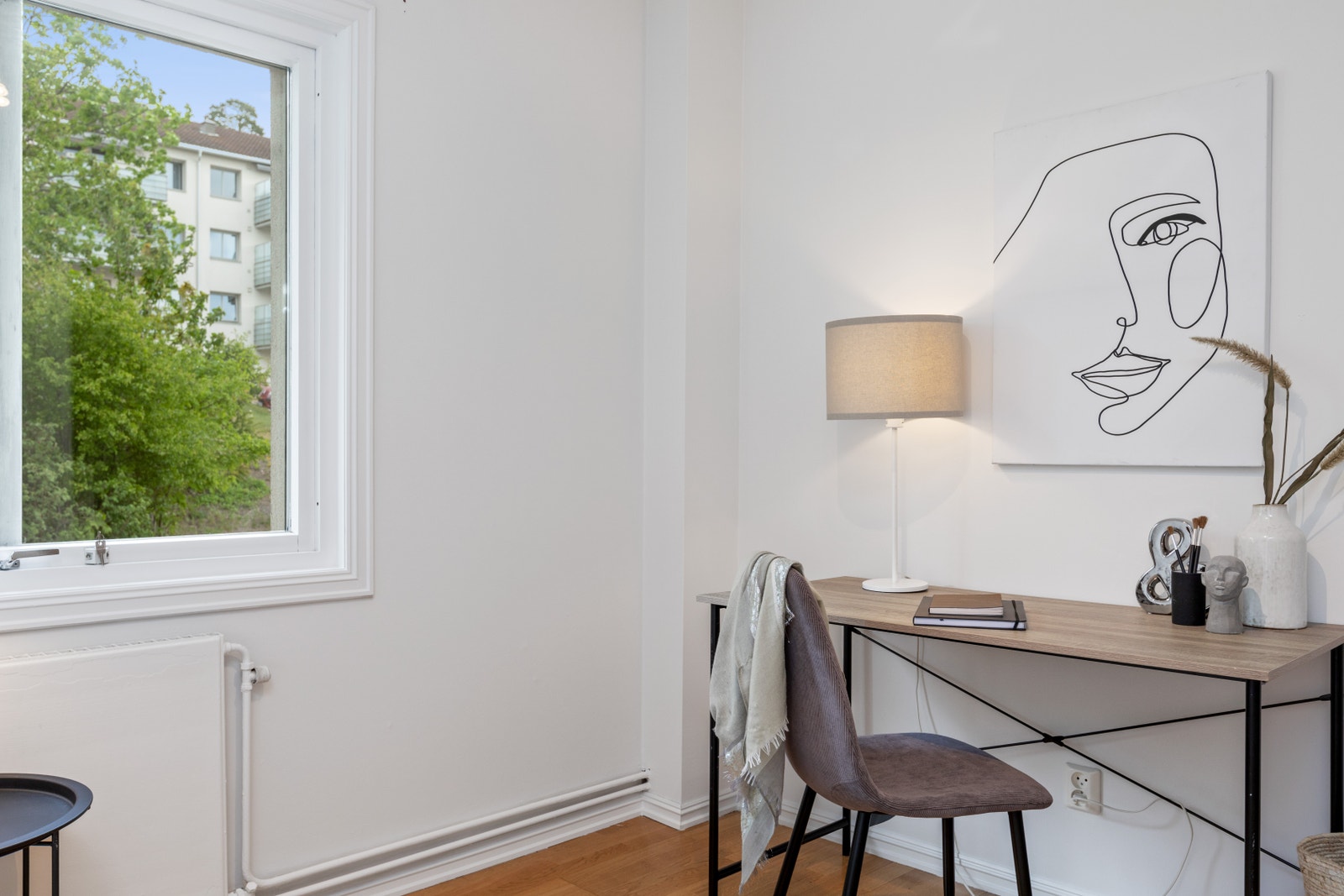 Arbeidsplass på hovedsoverom Galleribilde