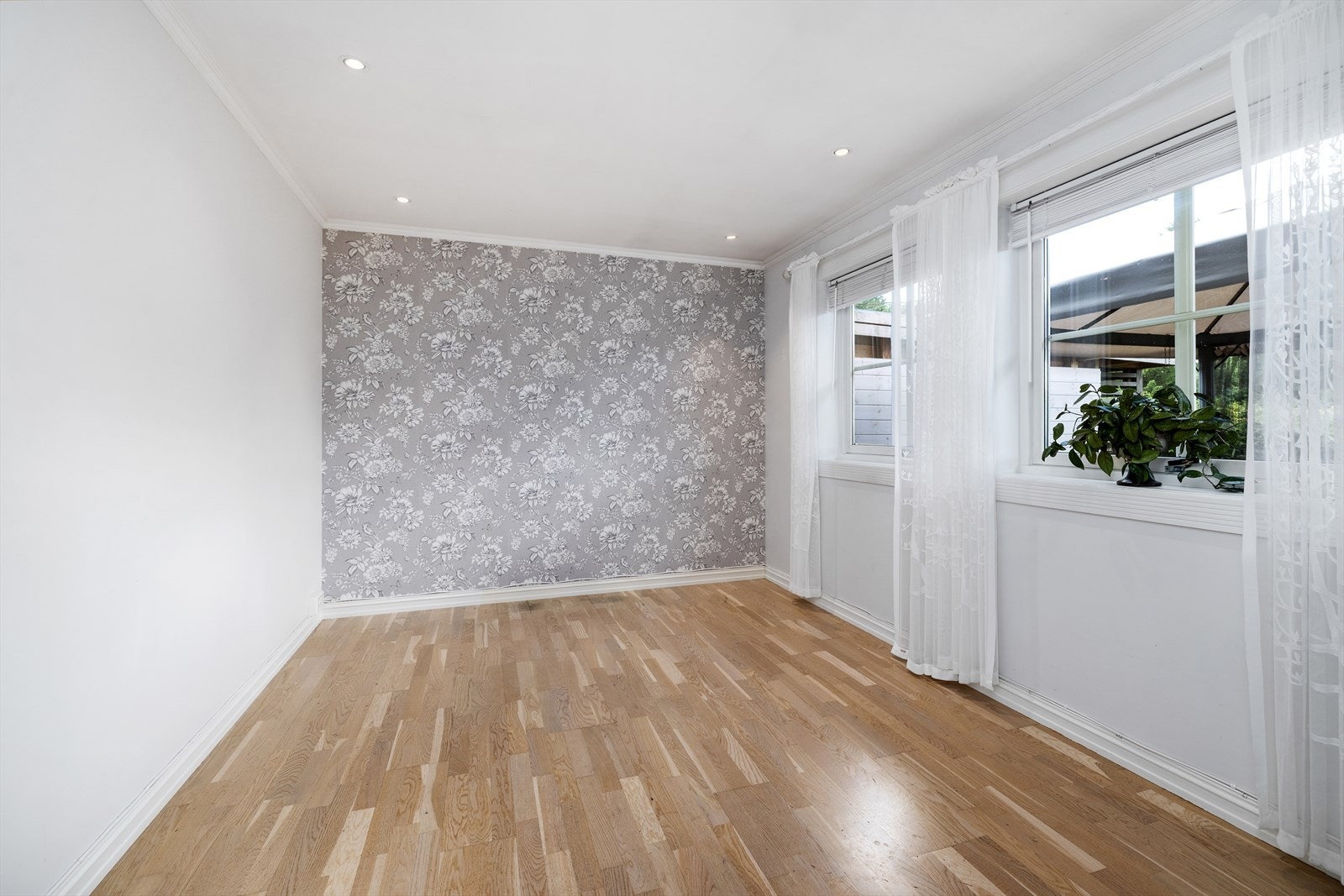 I stuen er det god plass til en spisestue Galleribilde