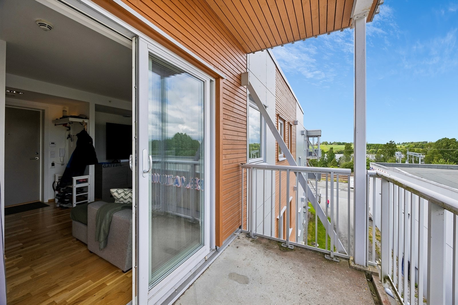 En funksjonell og pen 3-roms leilighet i 4. etasje med sentrumsnær beliggenhet og gangavstand til alle sentrumsfasiliteter. Galleribilde