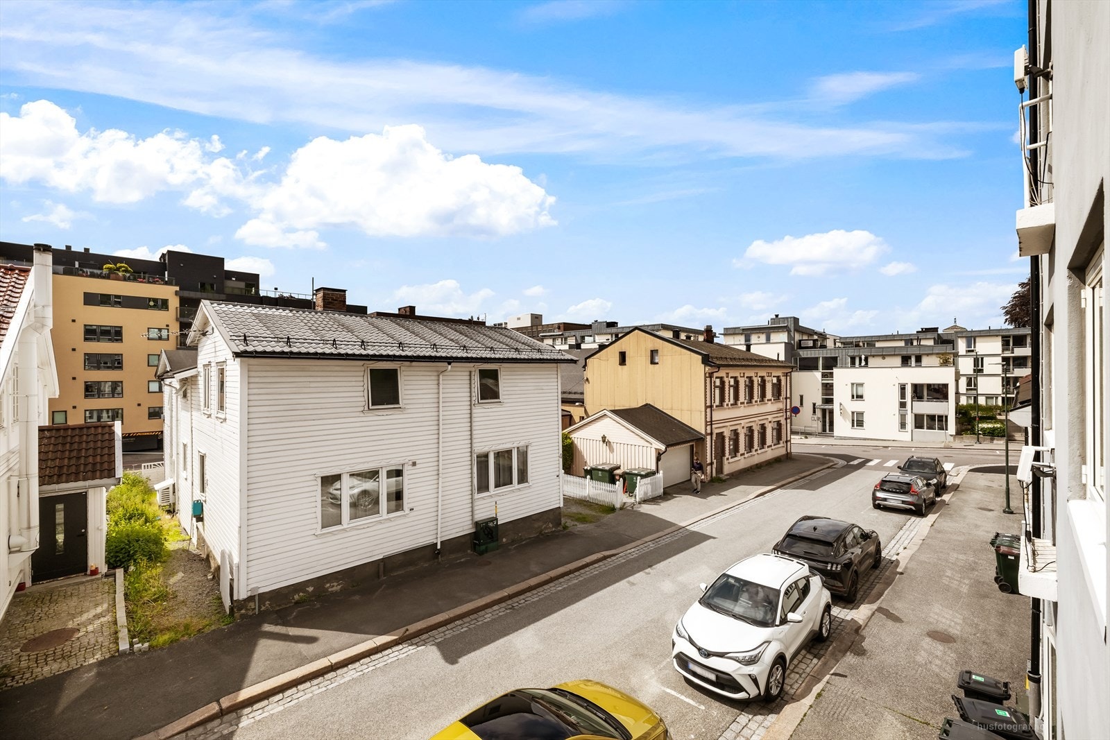 Leiligheten ligger i et veletablert og sentralt boligområde. Galleribilde