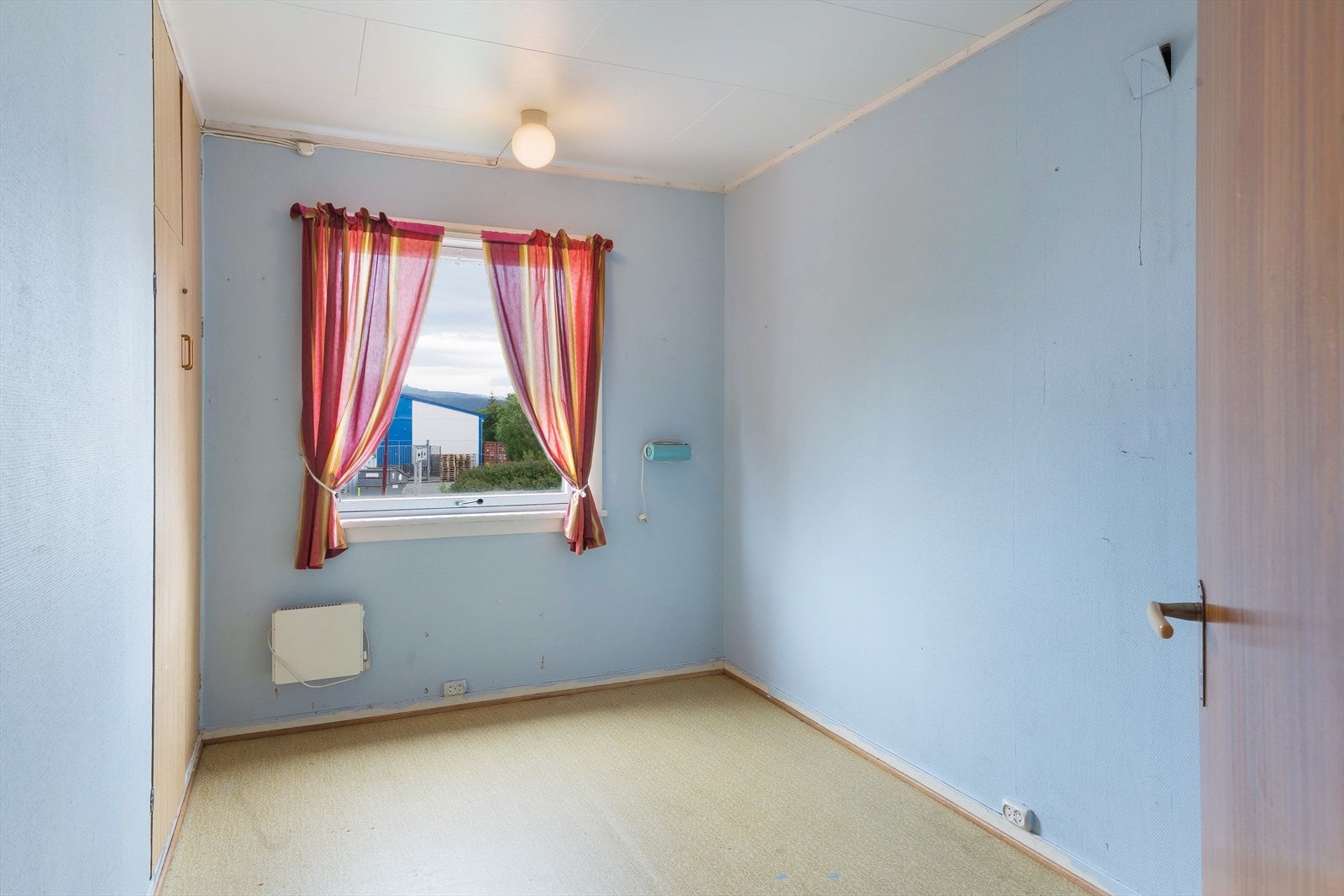 Soverom som kan brukes som både gjesterom og kontor. Galleribilde