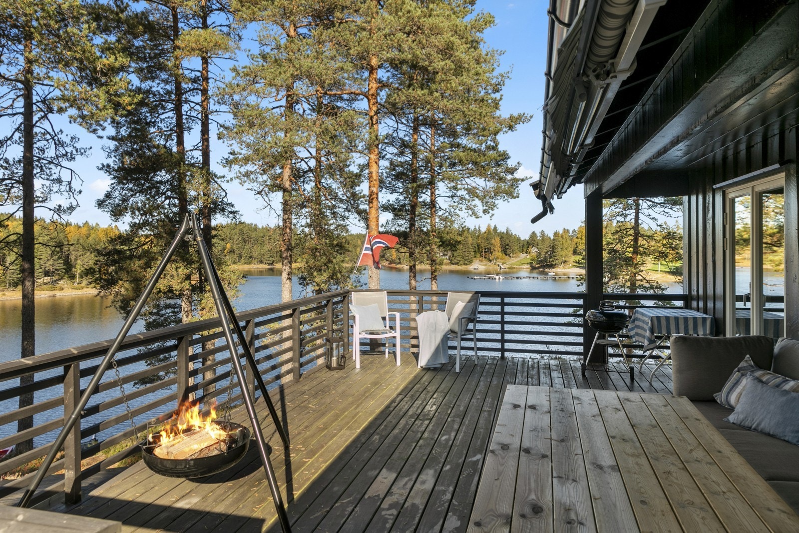 Plass til bålpanne på terrassen, denne medfølger ikke! Galleribilde