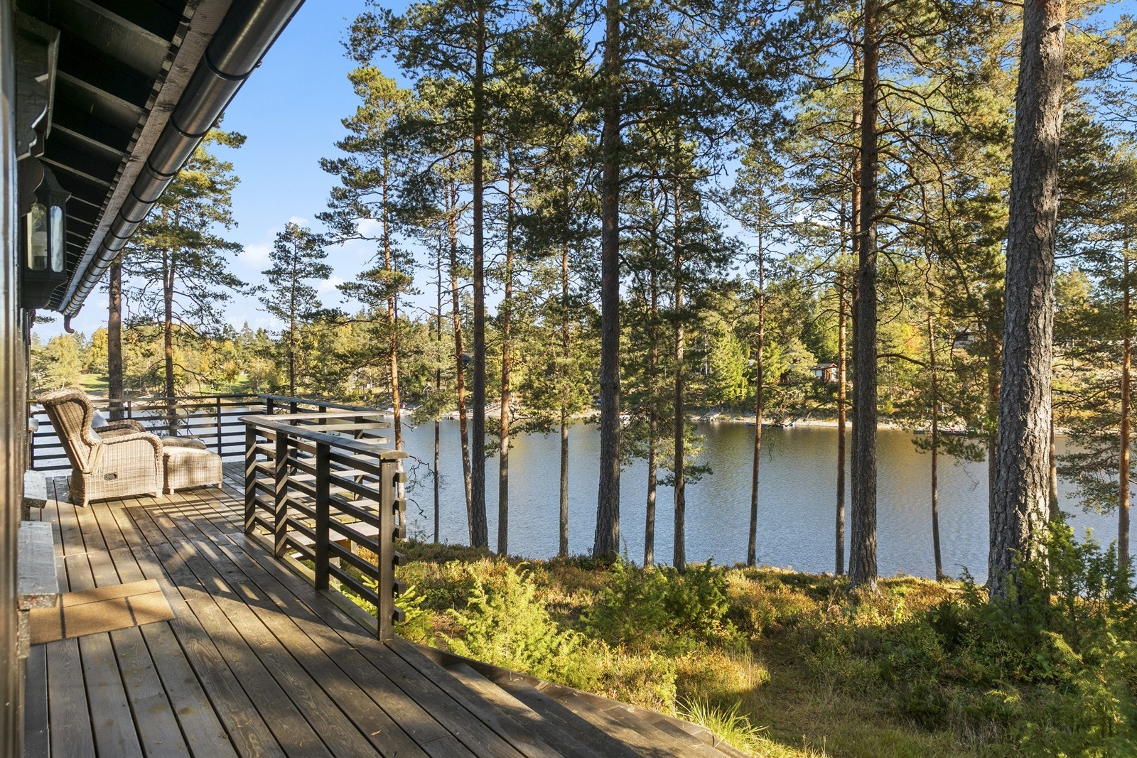 Fin nyere uteplass ved hyttas inngangsparti! Galleribilde