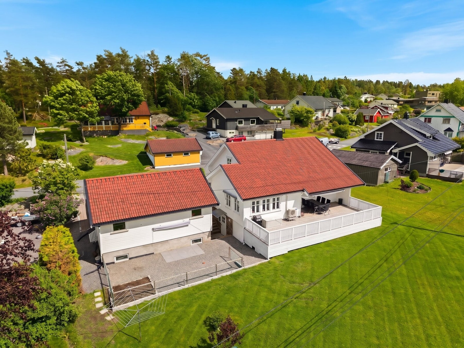 Velkommen til Åsland 10 - Presentert av Robert Borgås v/ Privatmegleren. Galleribilde