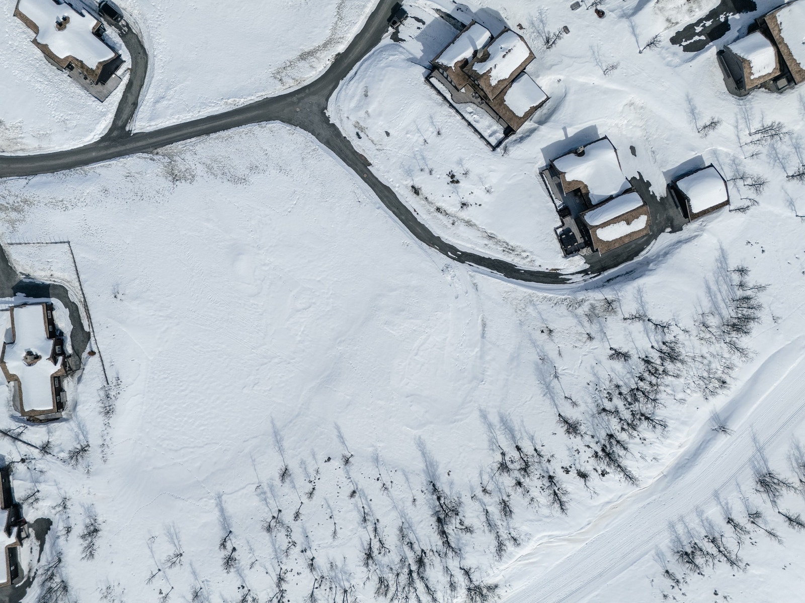 Dronefoto som viser hele området. Galleribilde