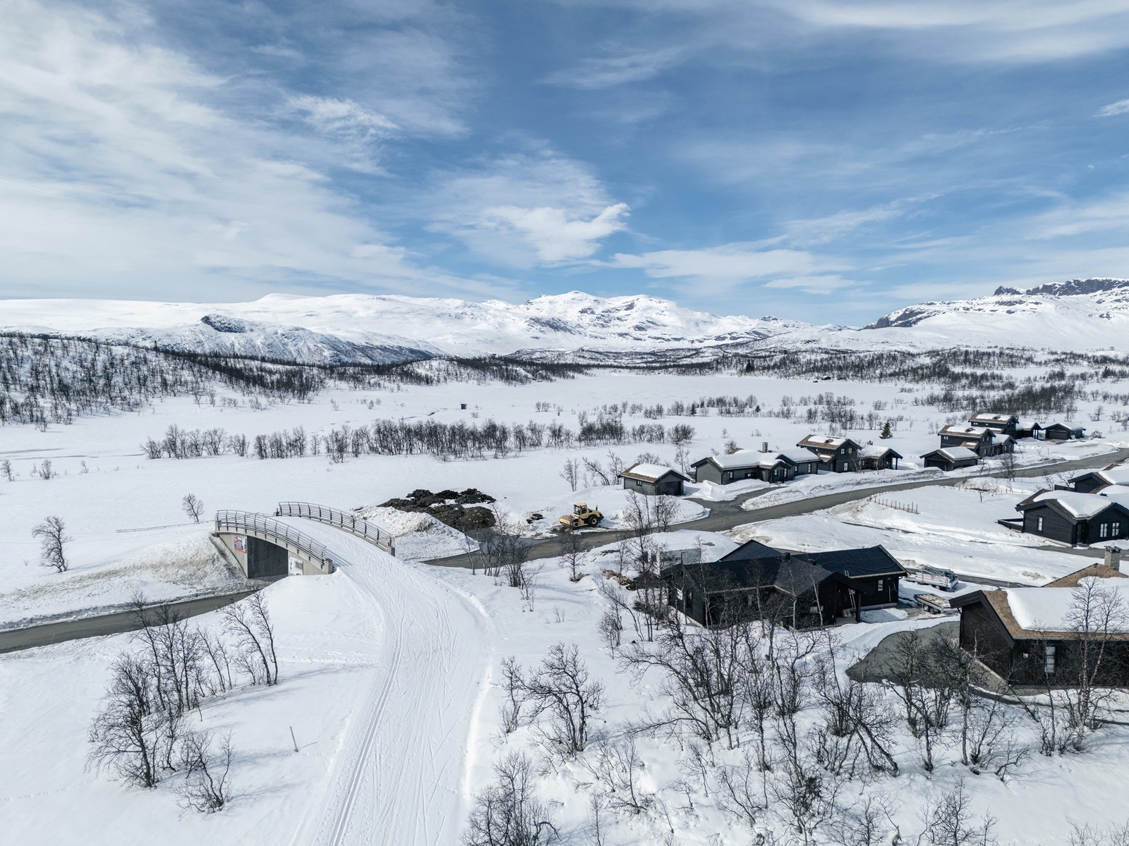 Sørre Garli byr på et førsteklasses løypenett med planfrie krysninger (skibru) som slynger seg vakkert gjennom hyttefeltet
. Her er det bare å spenne på seg skiene rett utenfor hyttedøra. Galleribilde