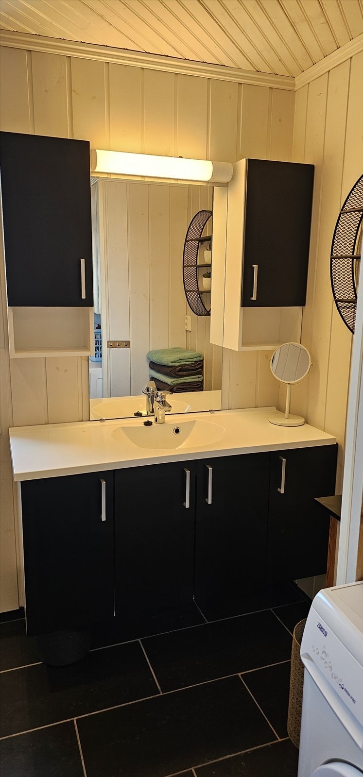 Bad med plass til vaskemaskin Galleribilde