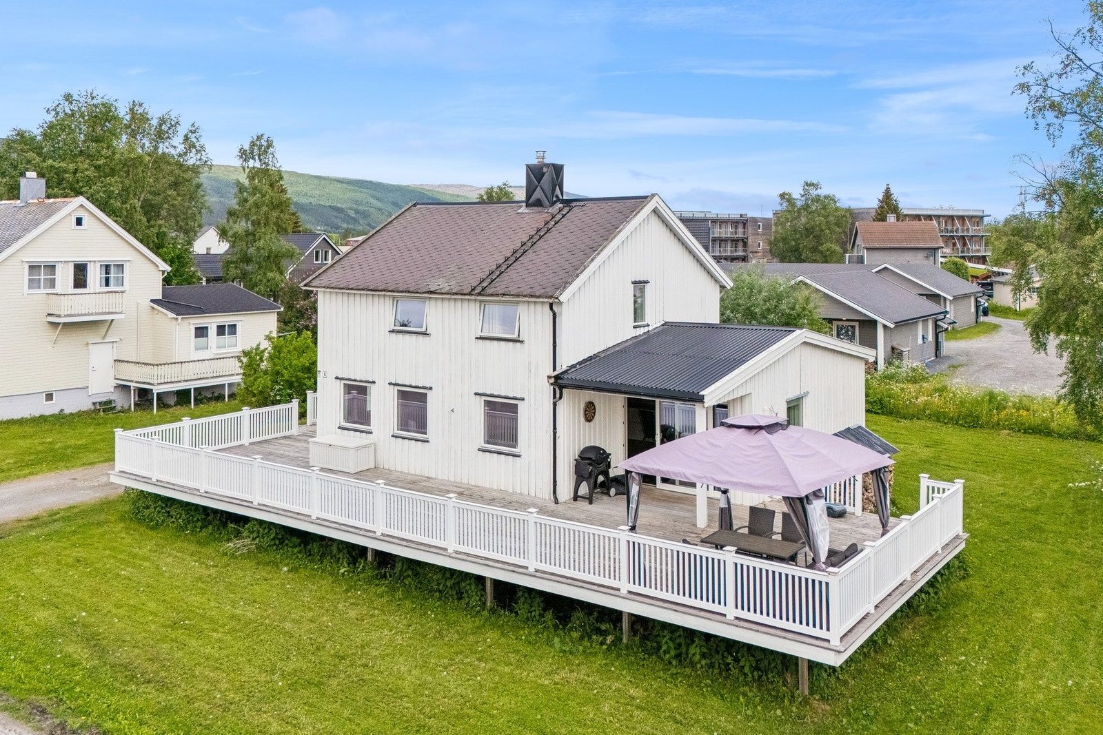 Boligen har en sentral og barnevennlig beliggenhet i Fauske. Galleribilde