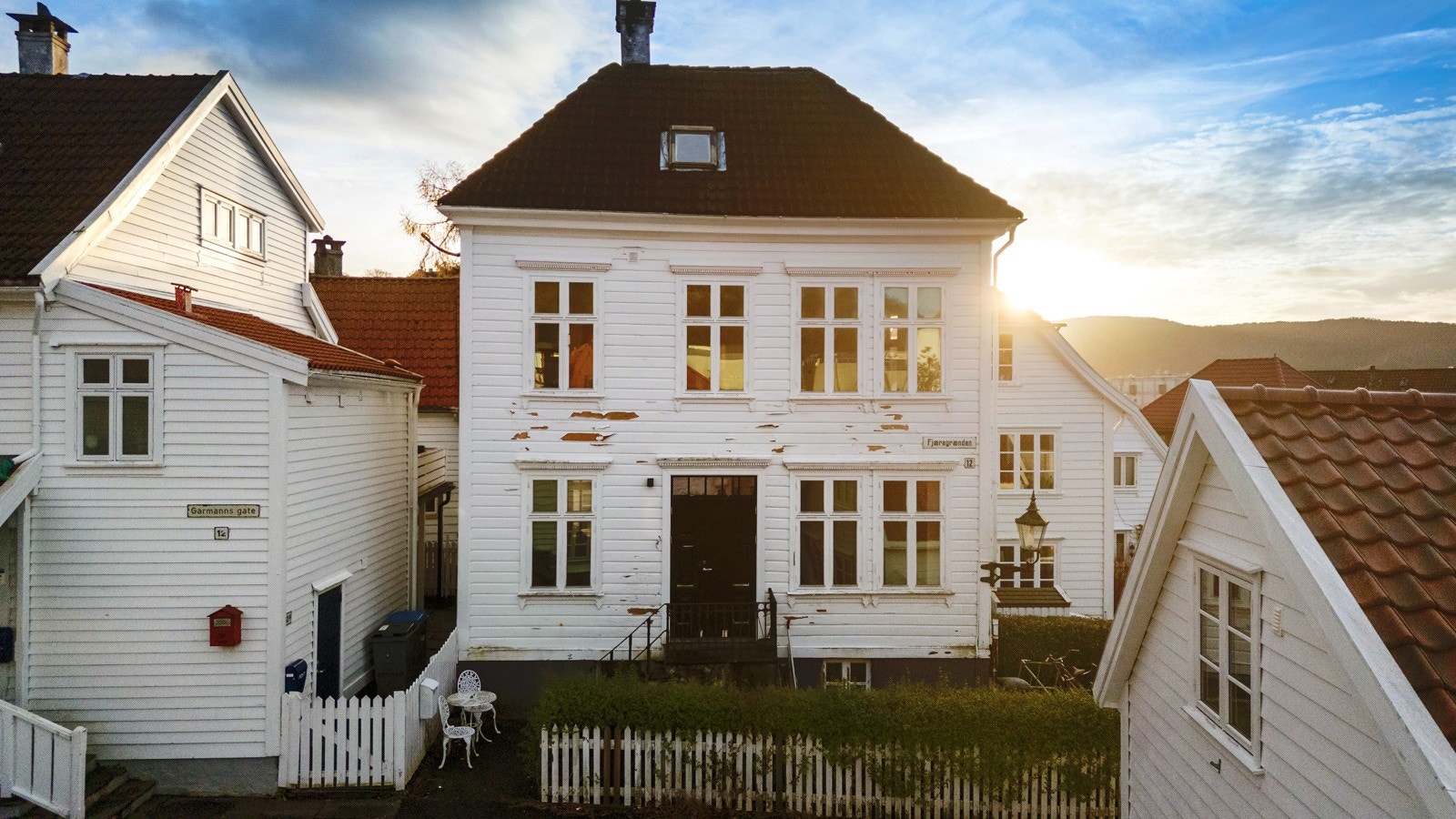 Advokat Birgitte G Eknes As Idyllisk enebolig i Sandviken Fjæregrenden 12, Bergen 98 m² 6 000 000 kr Totalpris: 6 151 350 kr ∙ Selveier ∙ Enebolig ∙ 2