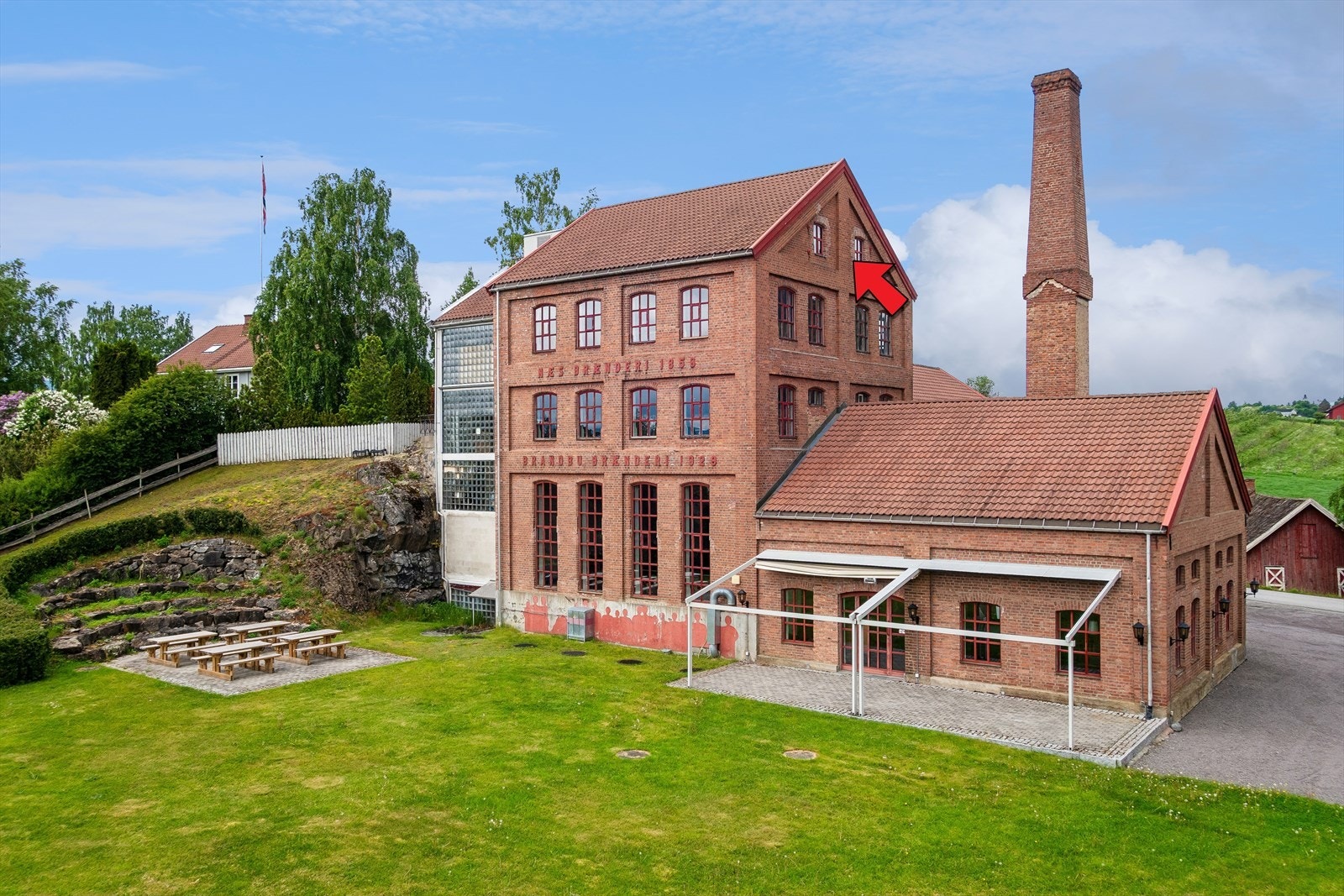 Byggets karakteristiske arkitektur er bevart, og kombinerer industrihistorie med moderne boliger. Galleribilde