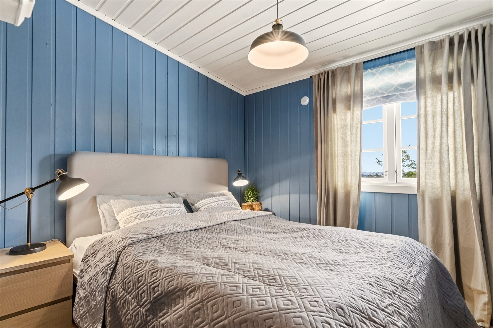 Med totalt 3 soverom gir hytta gode muligheter for å samle enten familie eller venner til hyggelige og minnerike opphold på fjellet. Galleribilde