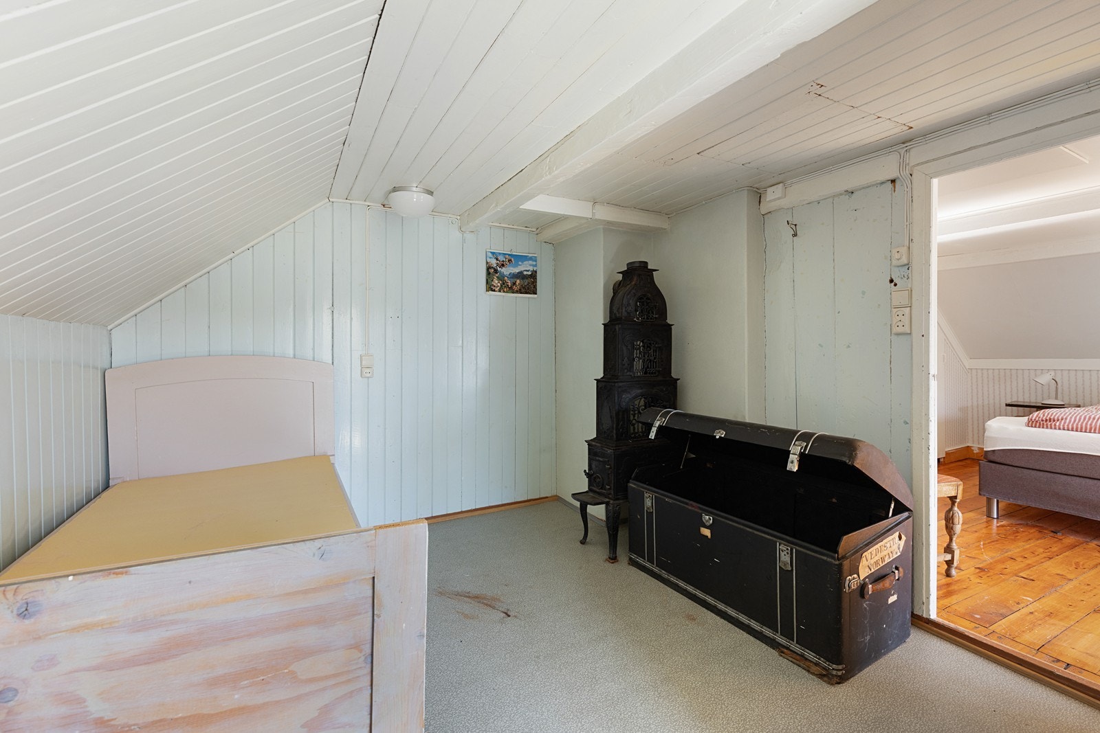 Rom ved siden av soverom som tidligere var et enkelt bad. Galleribilde