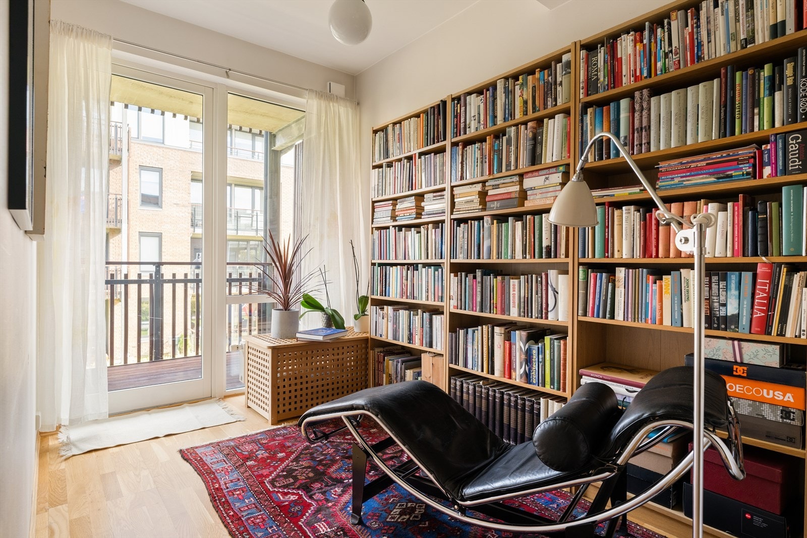 Arbeidsrom/kontor ligger åpent mot gang, og kan ved enkle grep omgjøres til soverom. Galleribilde