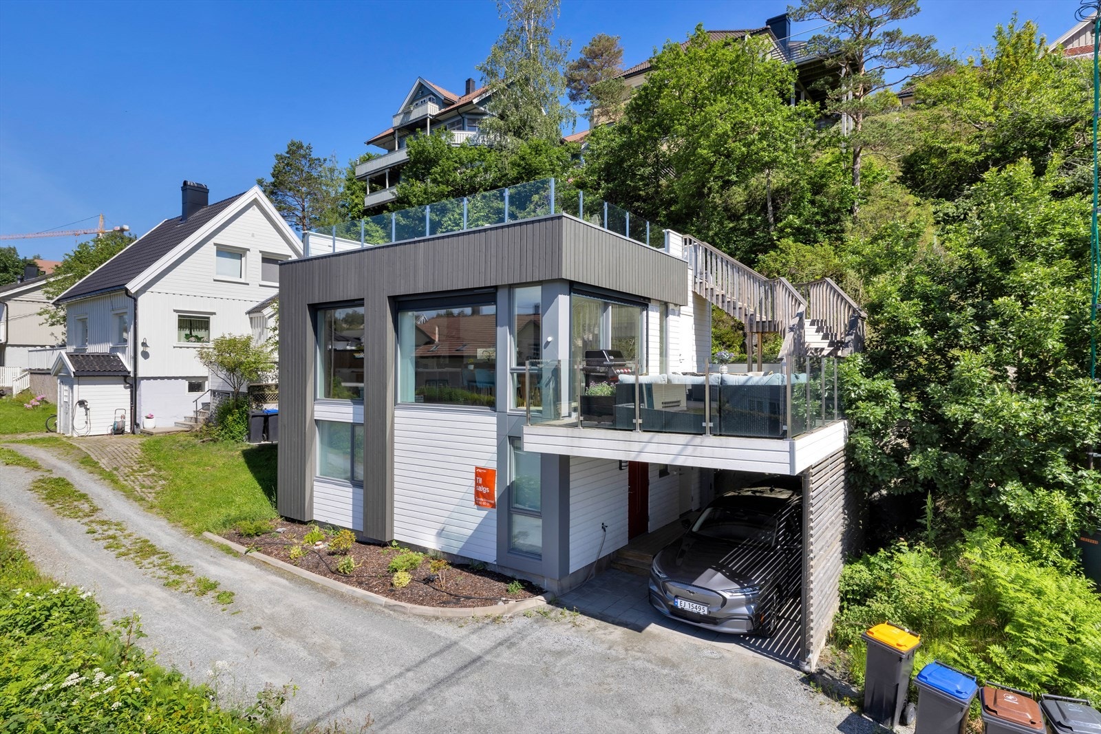 Fantastisk, sjønær beliggenhet i attraktivt boligområde, kun en kort sykkeltur til Grimstad sentrum. Galleribilde