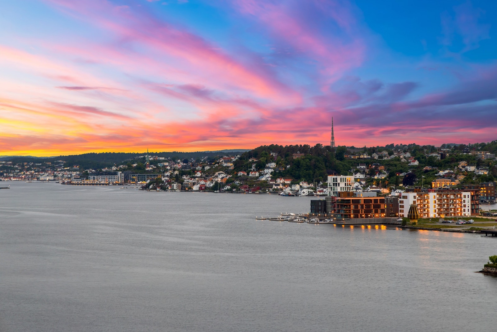 Vindholmen og innseilingen til Arendal. Galleribilde