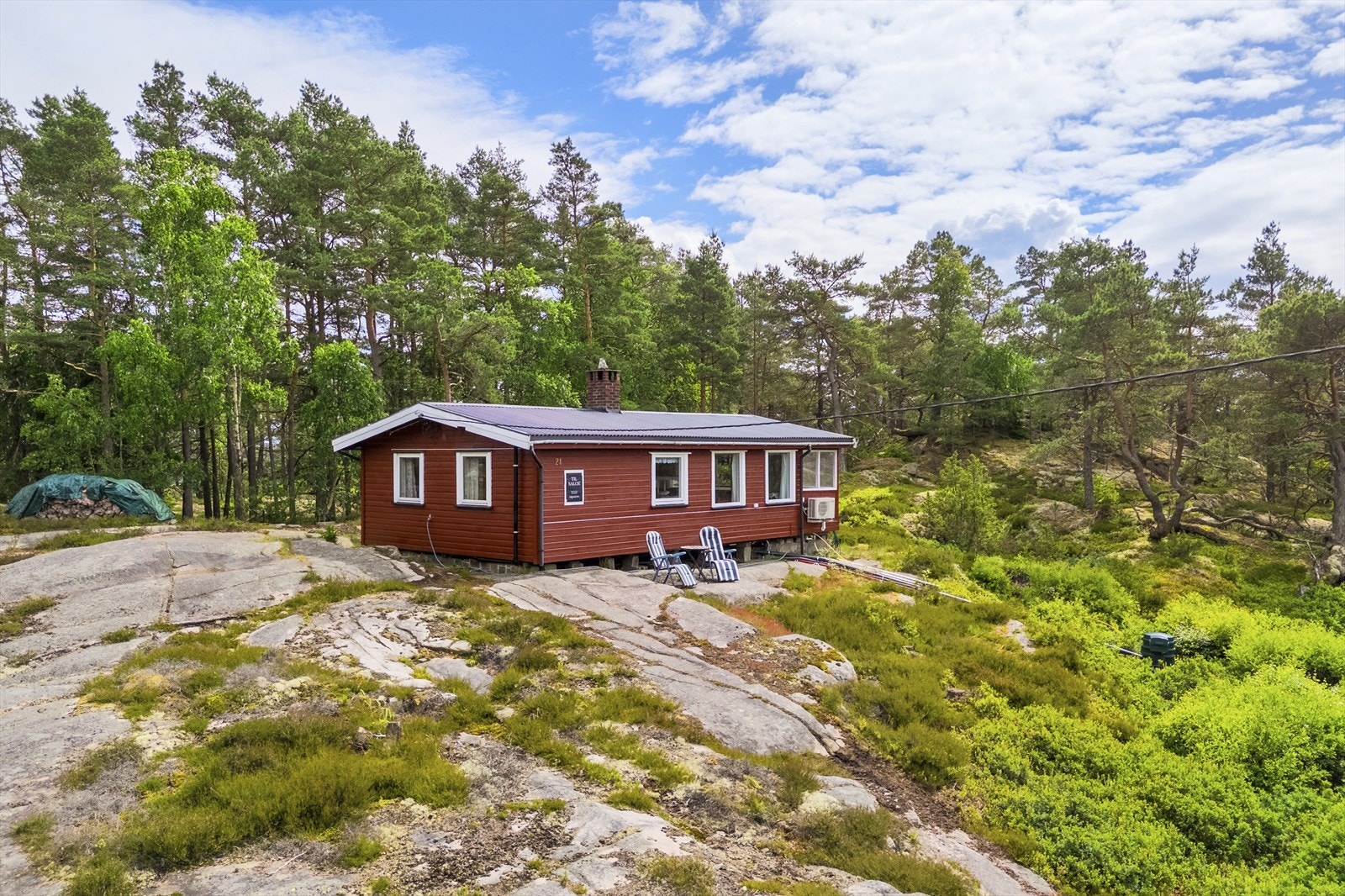 Åpent fint område rundt hytta Galleribilde