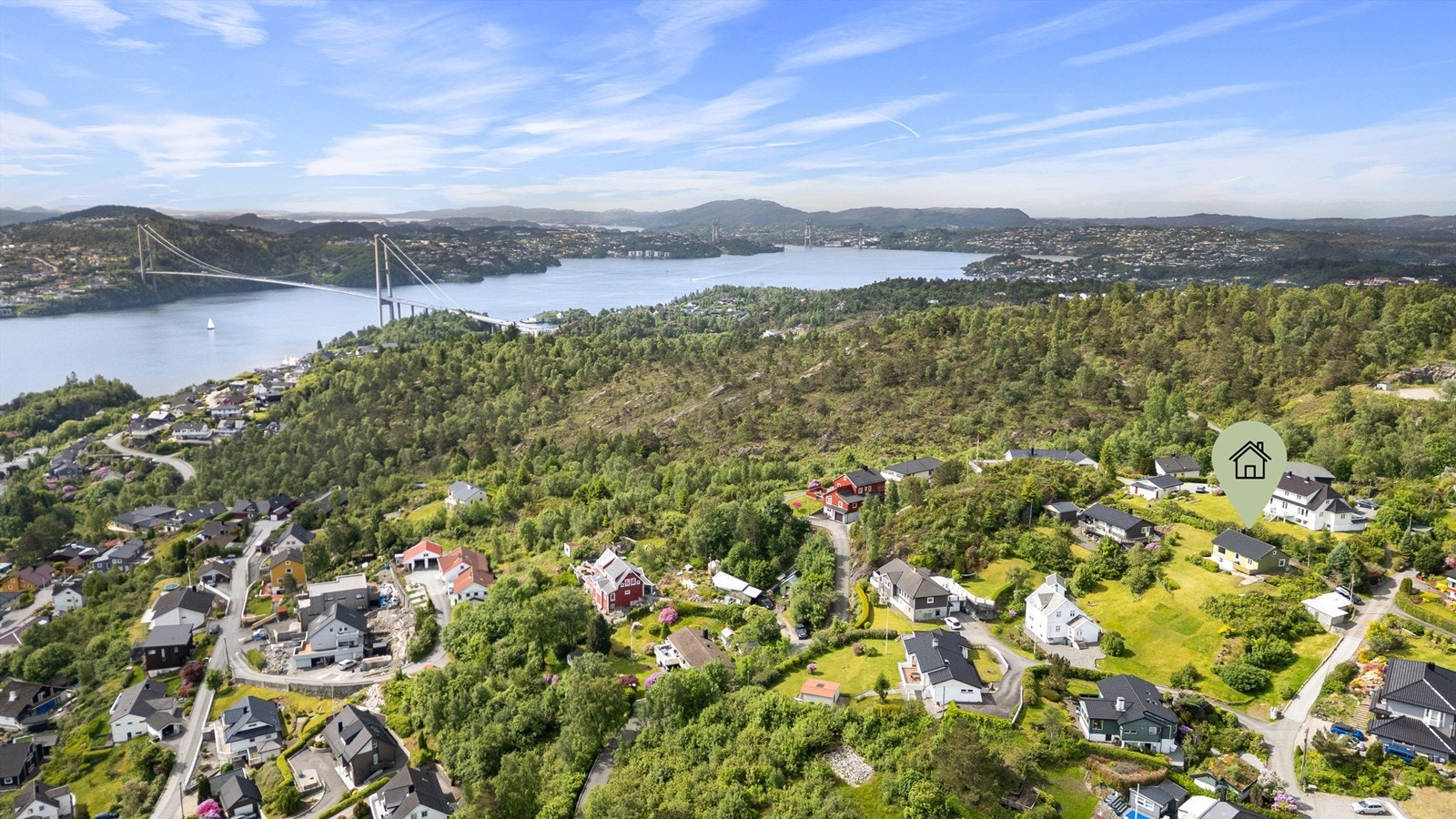Kun ca. 15 minutters kjøring fra eiendommen til Bergen sentrum Galleribilde